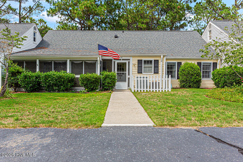 42 Village Green Circle Property Photo 2