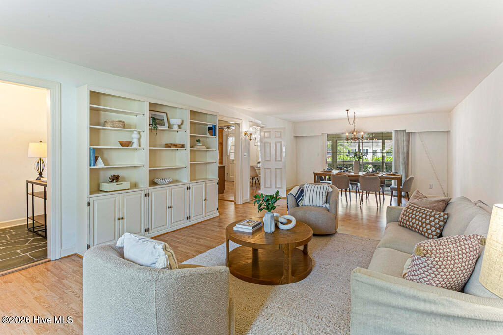 42 Village Green Circle Property Photo 7