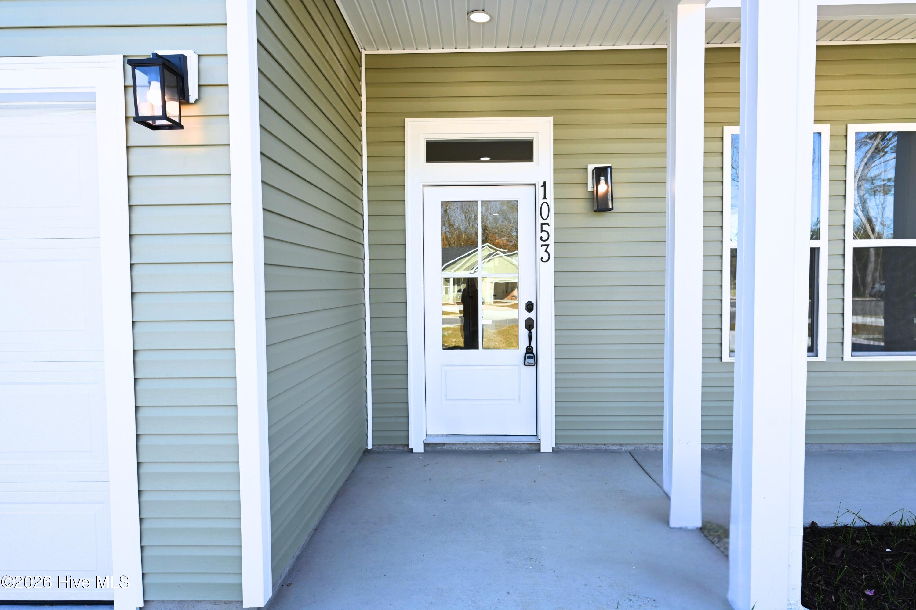 1053 Xian Way Property Photo 2
