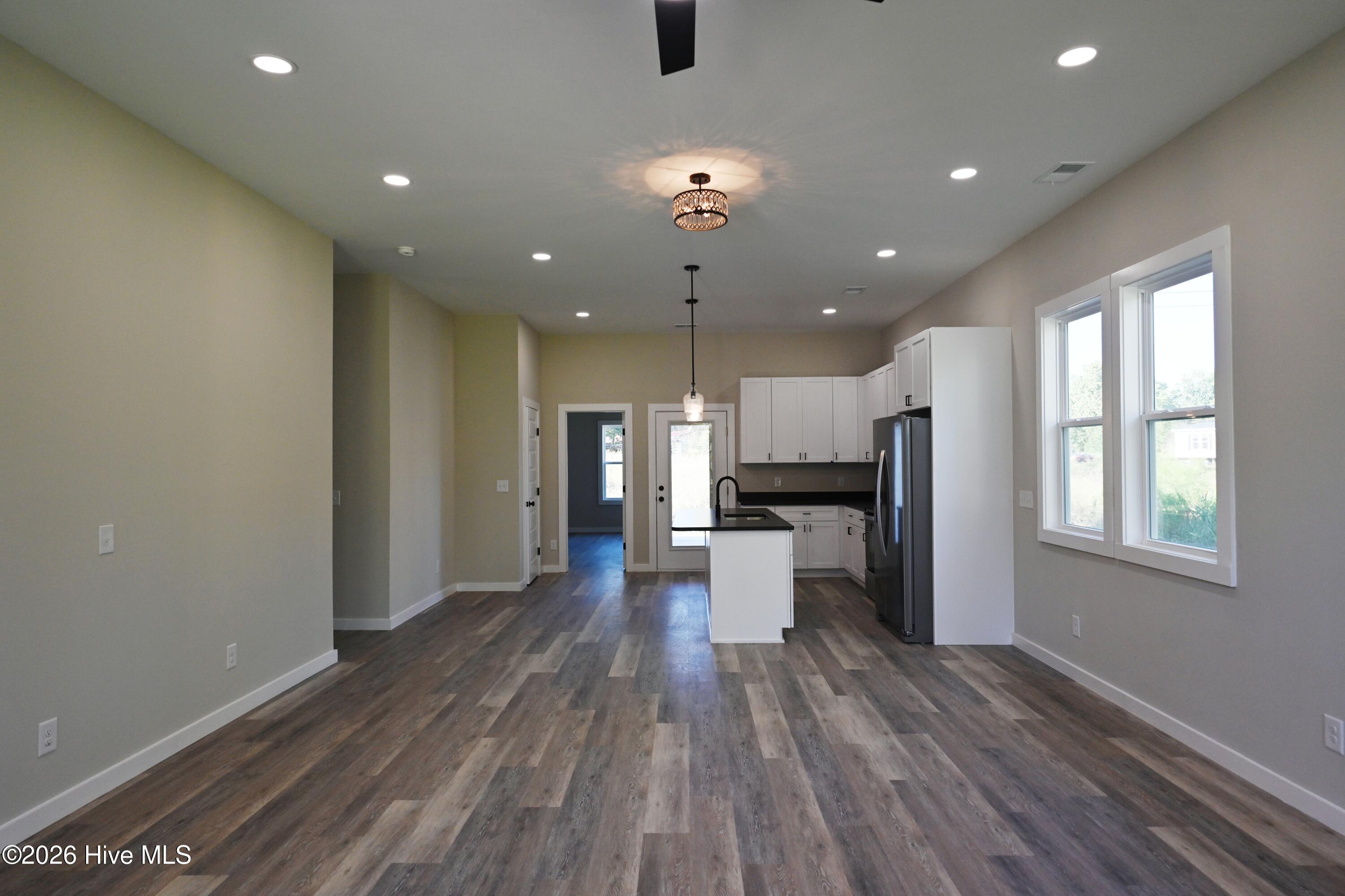 1053 Xian Way Property Photo 5