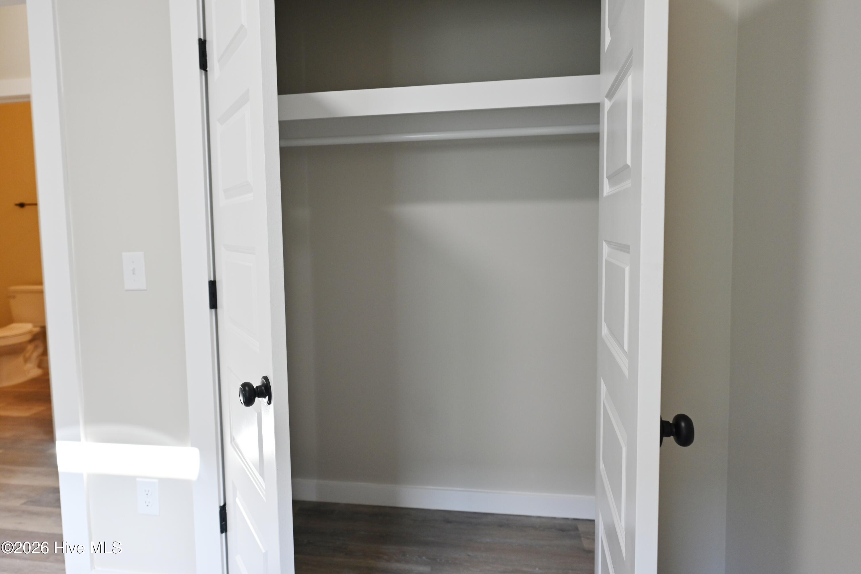 1053 Xian Way Property Photo 14