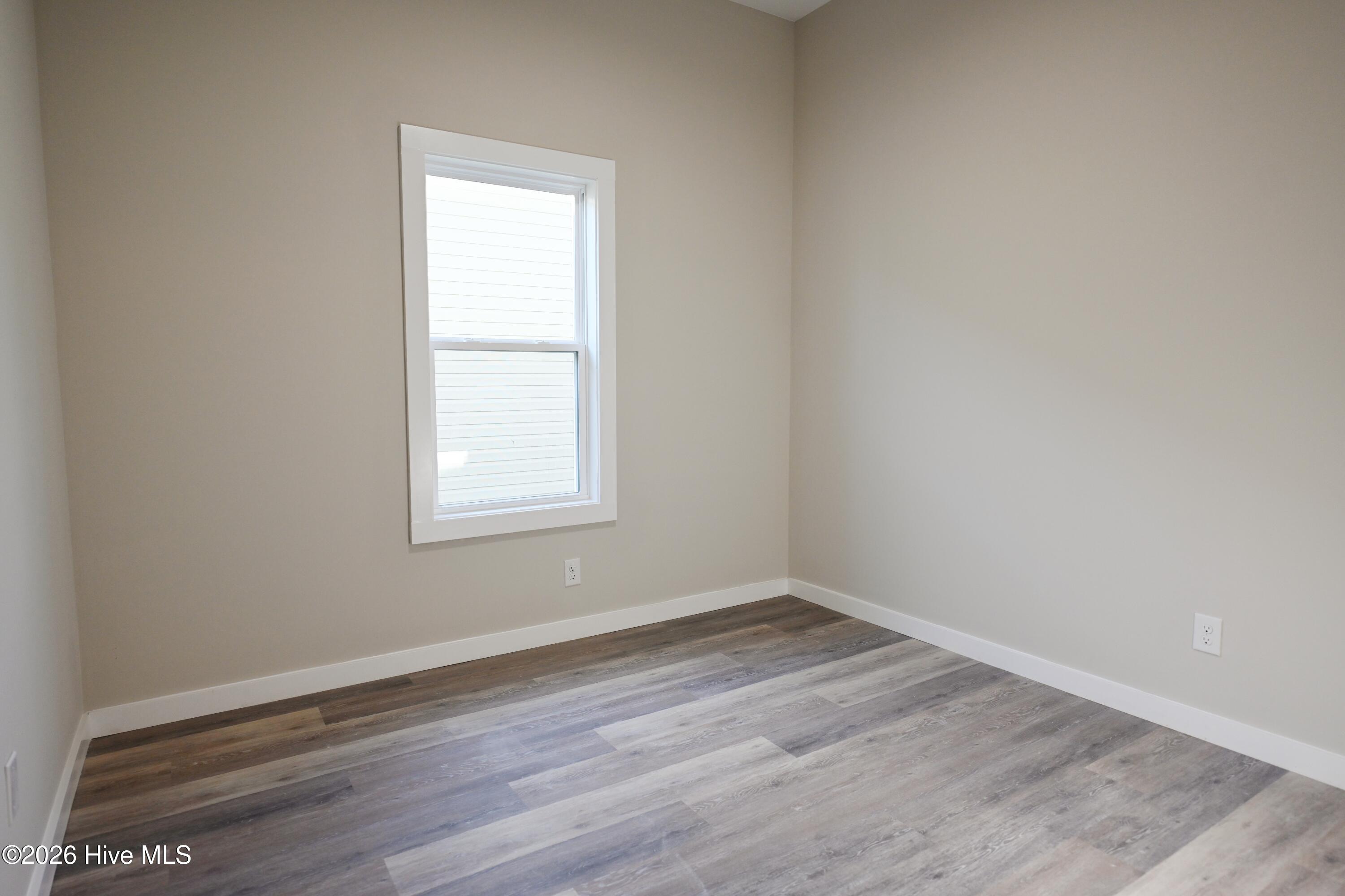 1053 Xian Way Property Photo 15