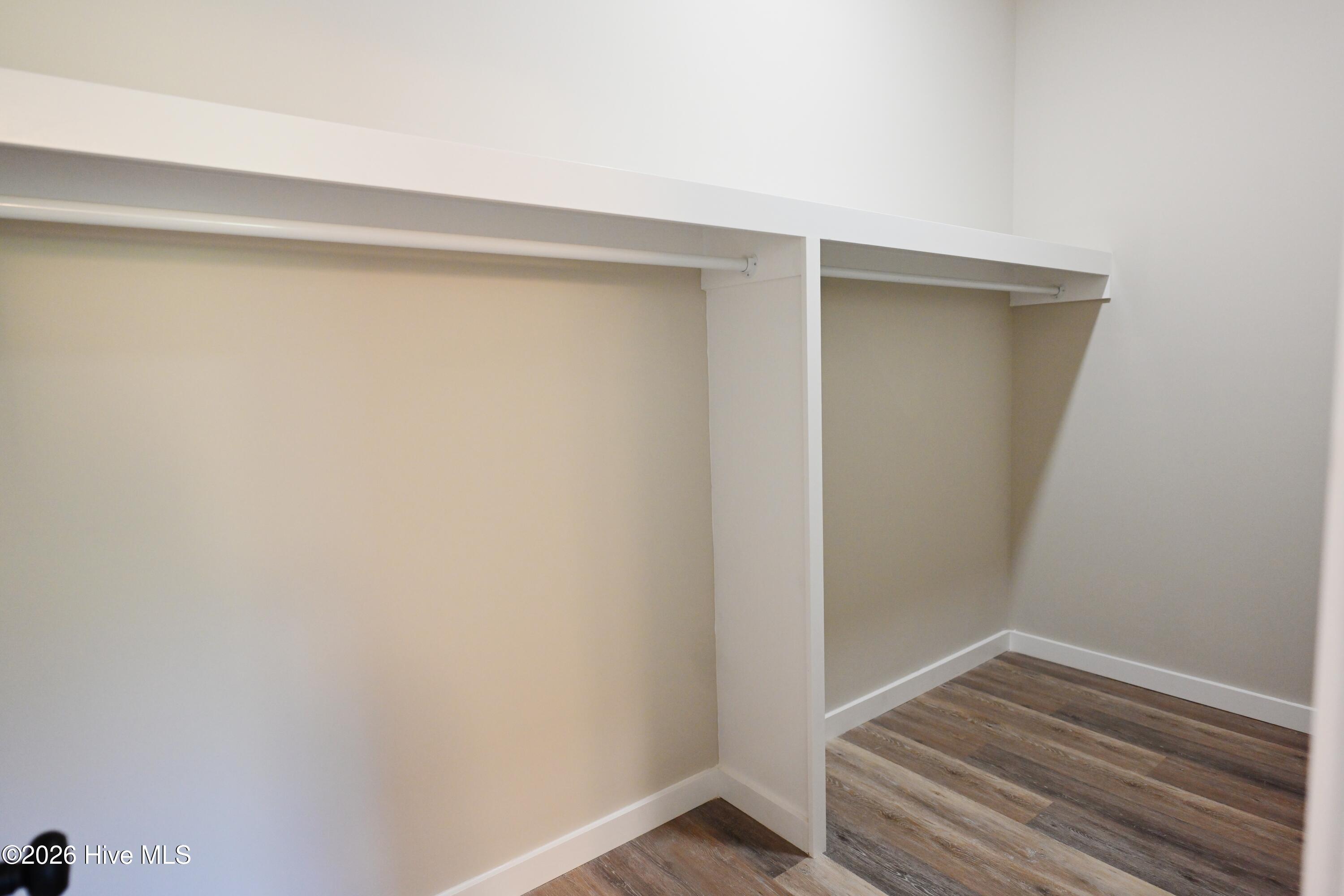 1053 Xian Way Property Photo 17