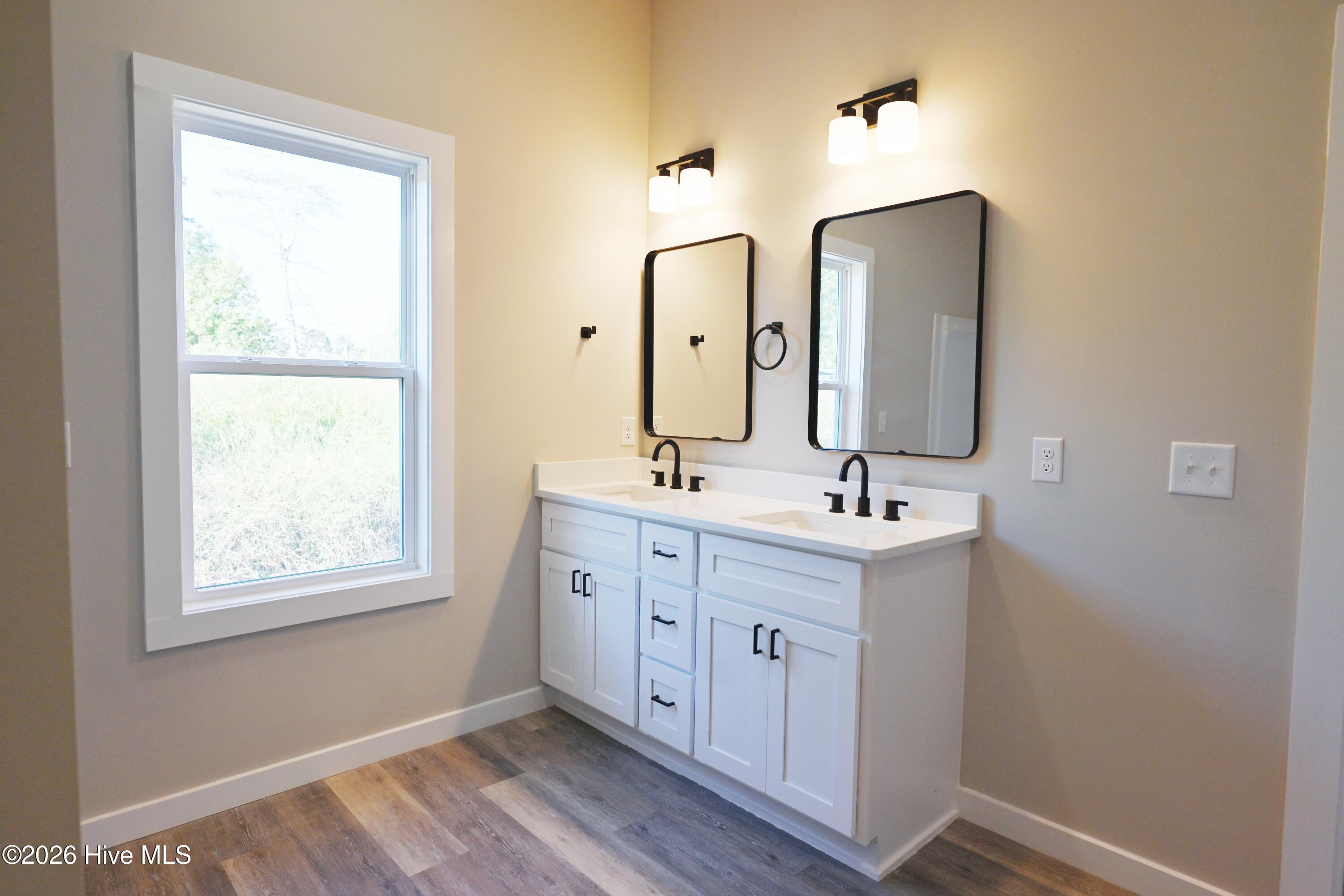 1053 Xian Way Property Photo 18