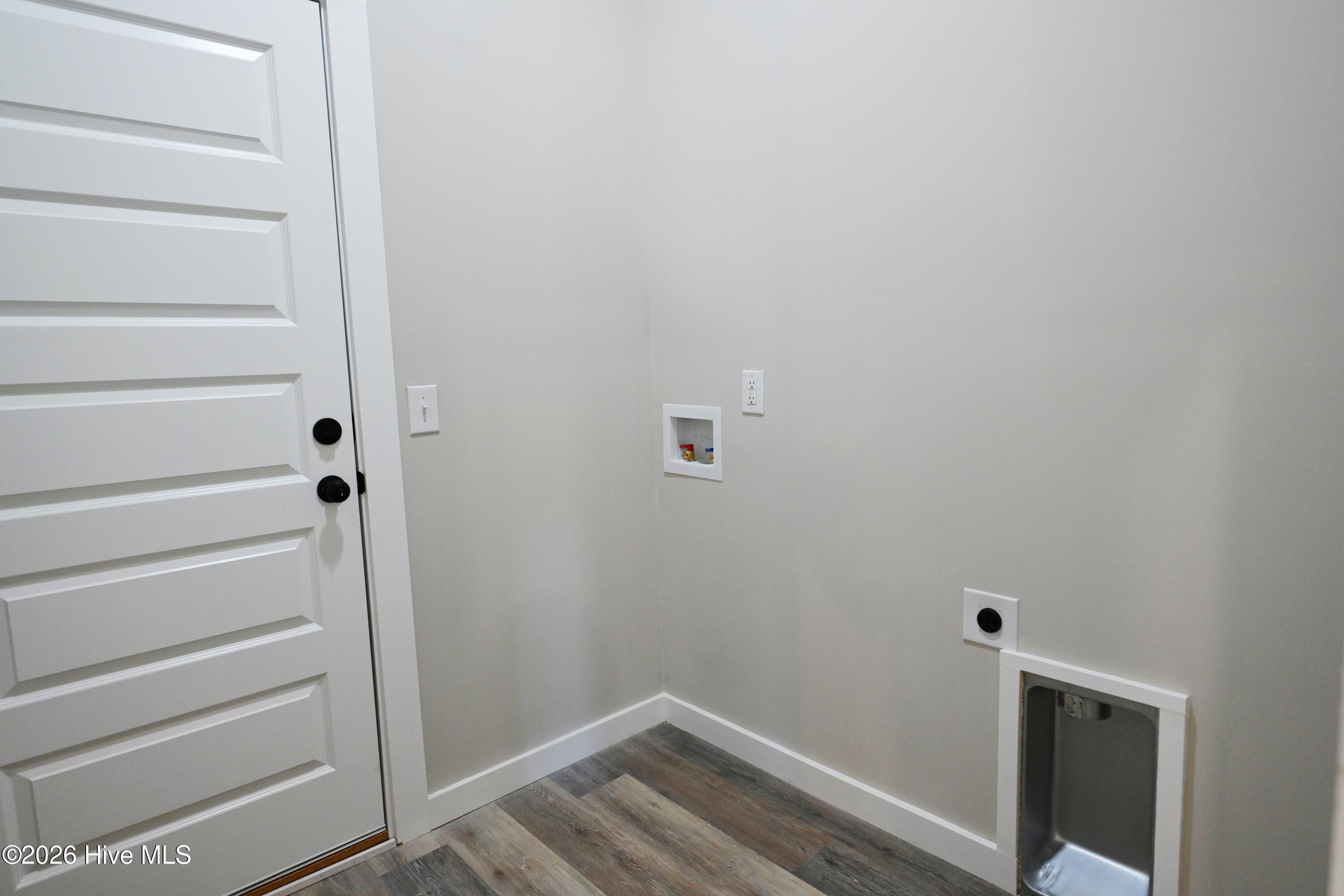 1053 Xian Way Property Photo 20