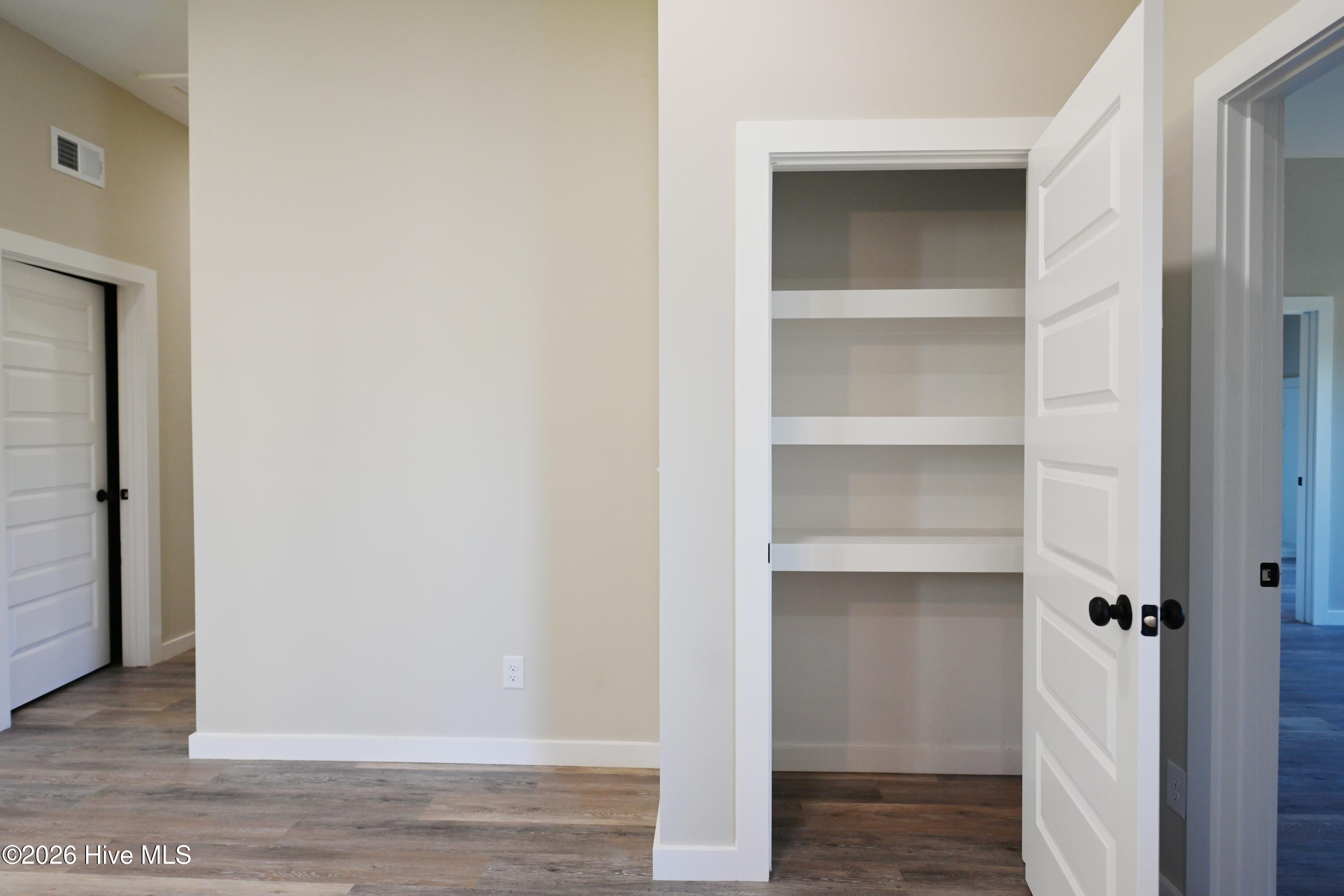 1053 Xian Way Property Photo 21