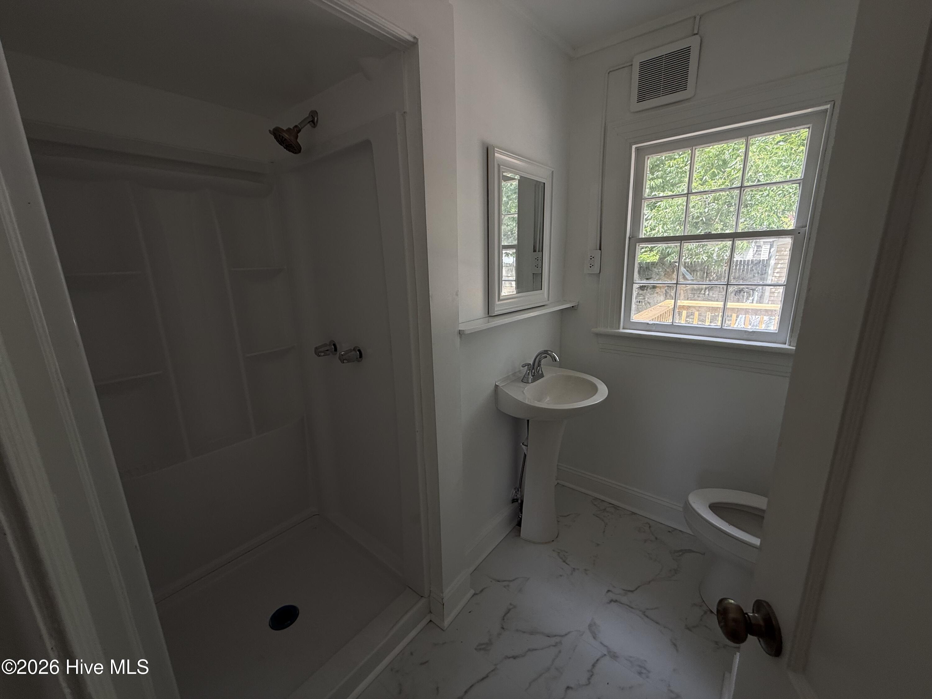 2519 S Memorial Drive Property Photo 8