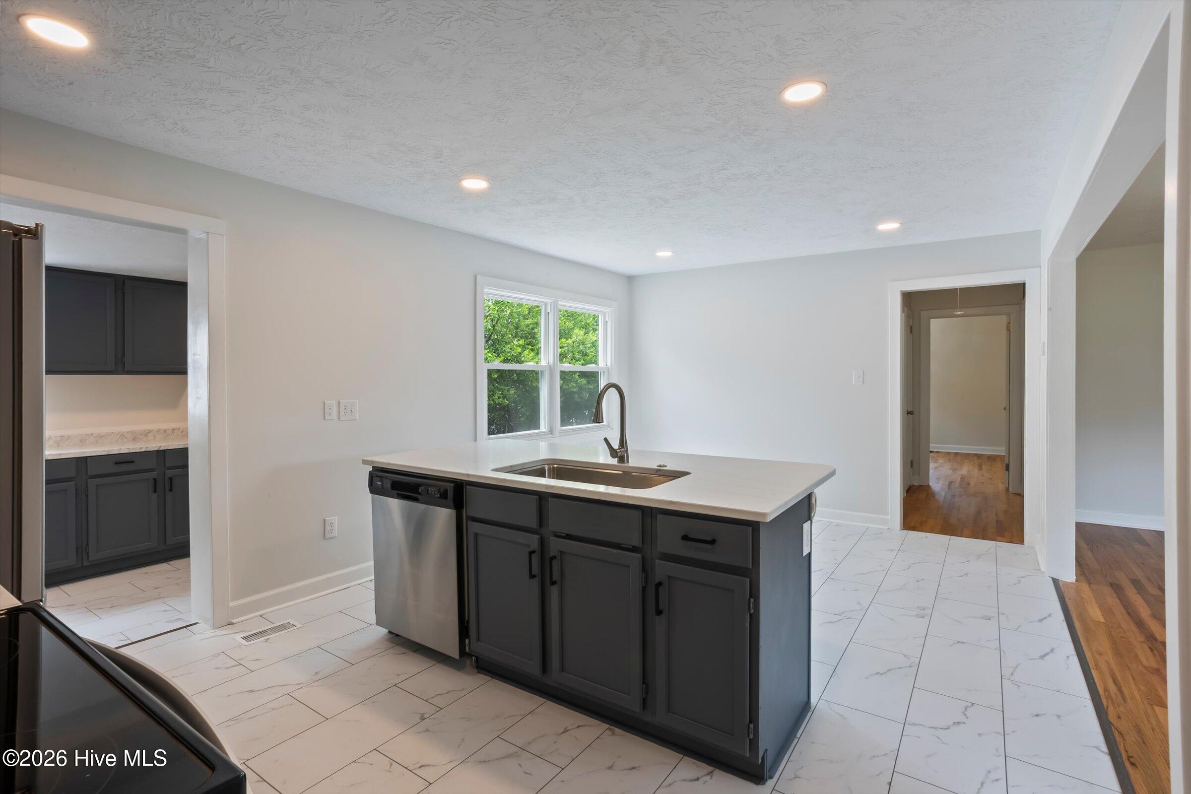 1019 Skyview Drive Property Photo 14