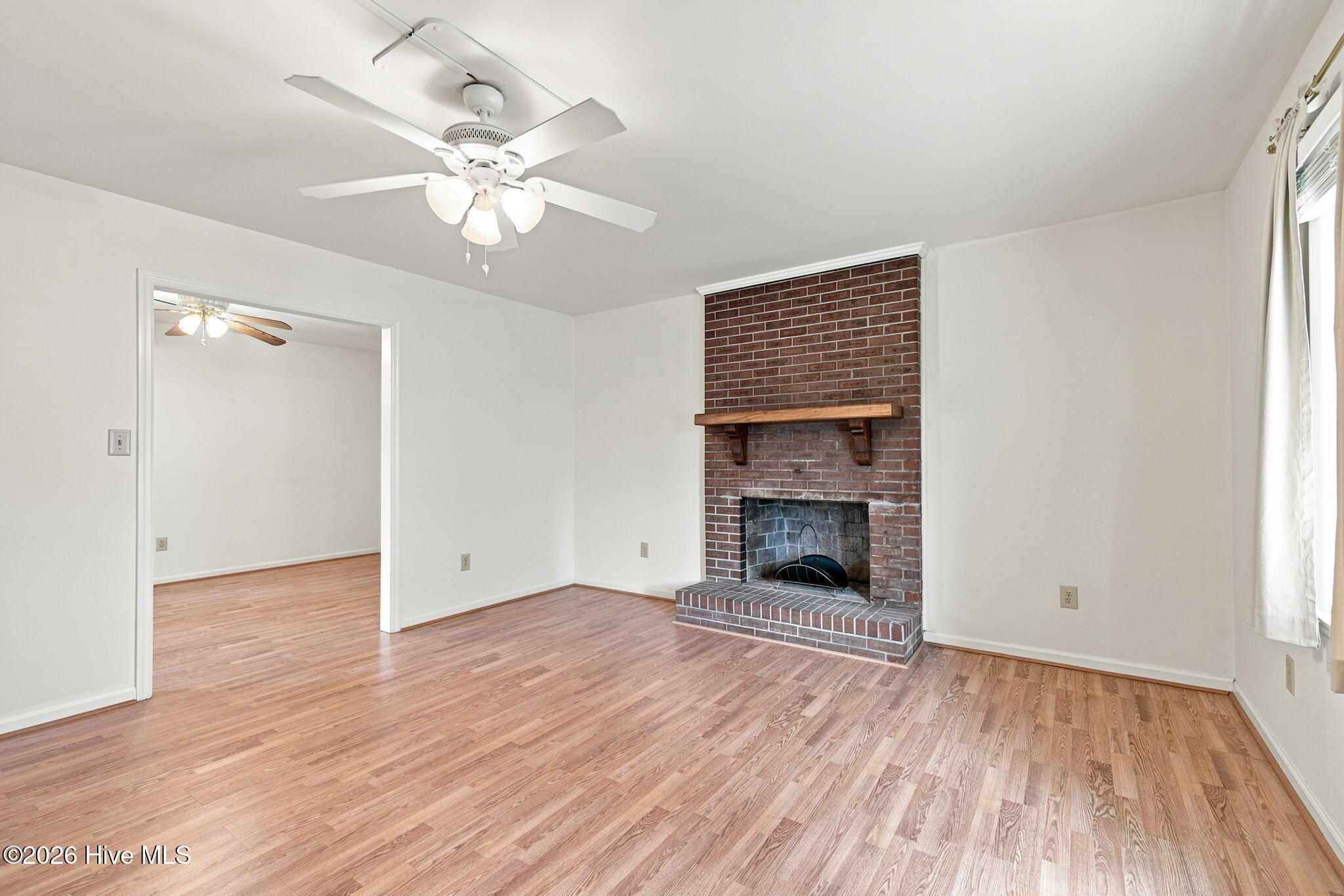 712 James Drive Property Photo 4