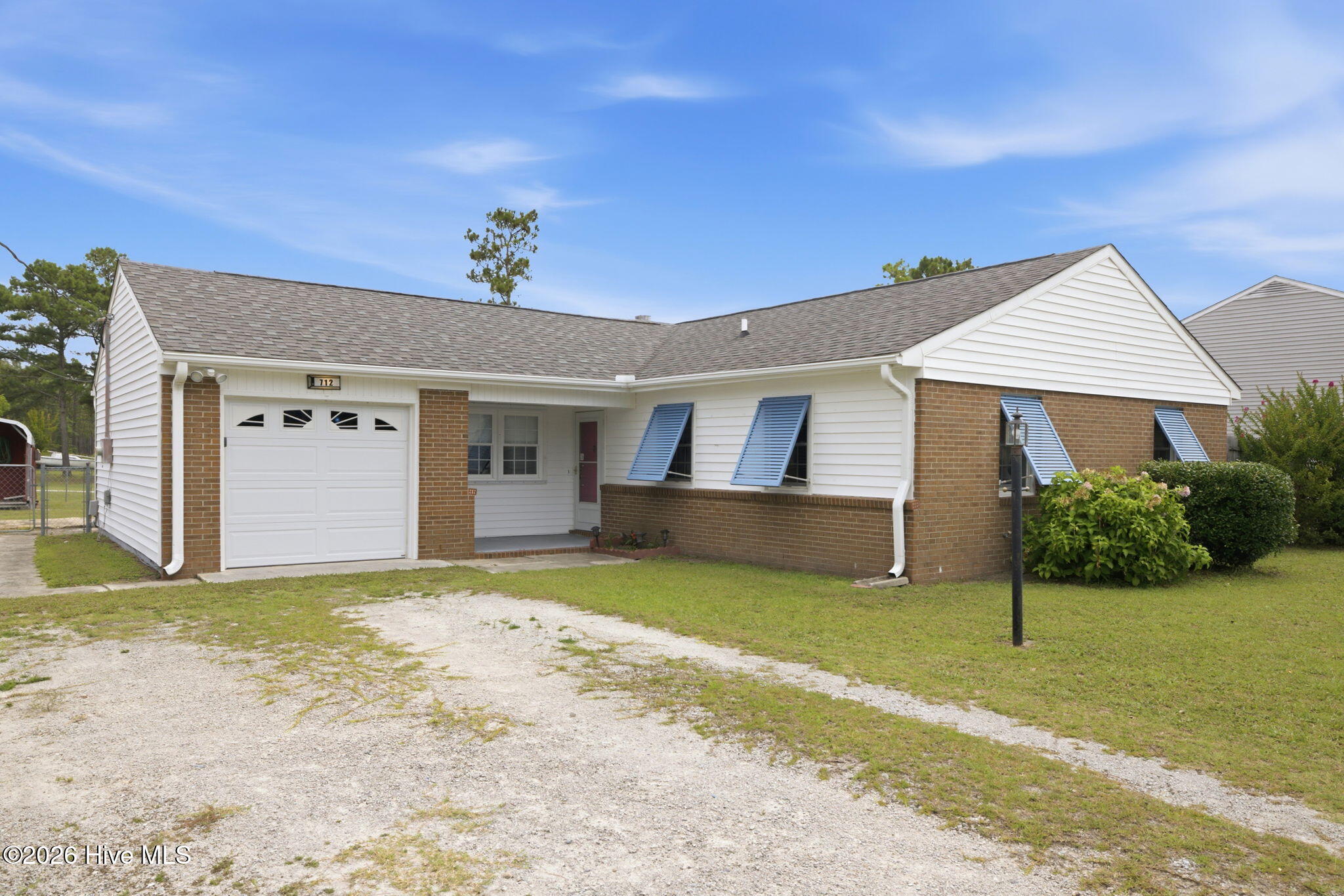 712 James Drive Property Photo 10