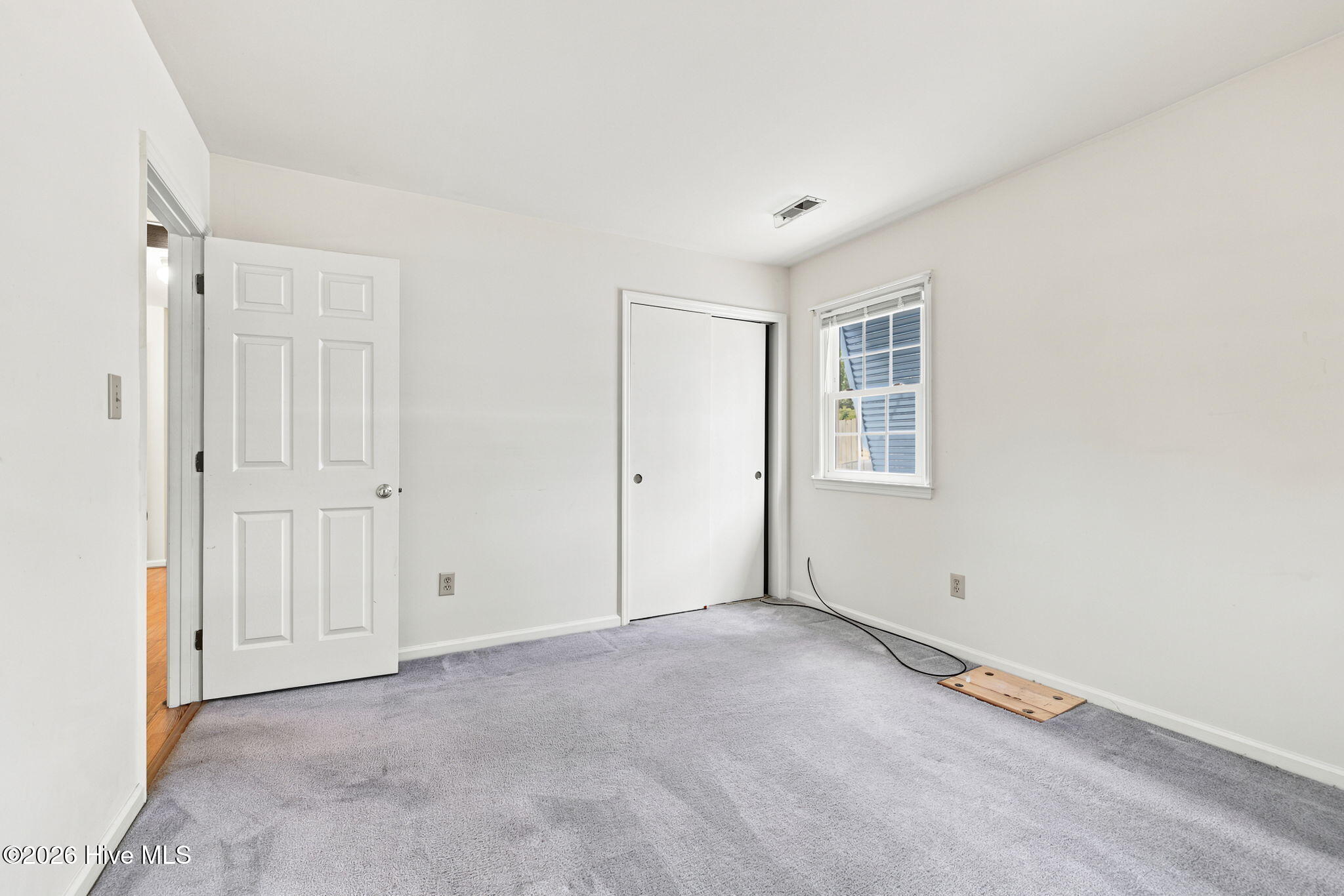 712 James Drive Property Photo 11