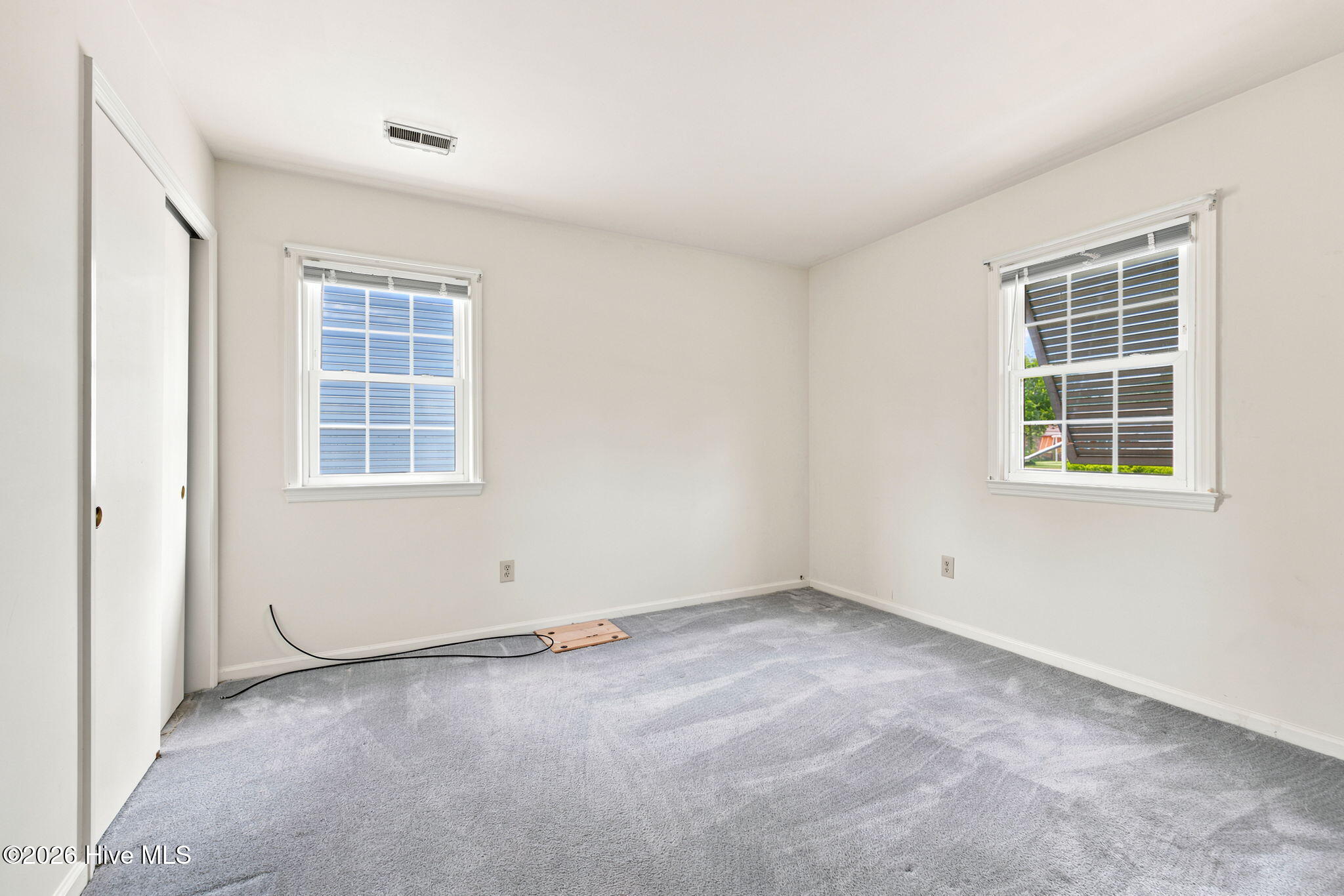 712 James Drive Property Photo 12