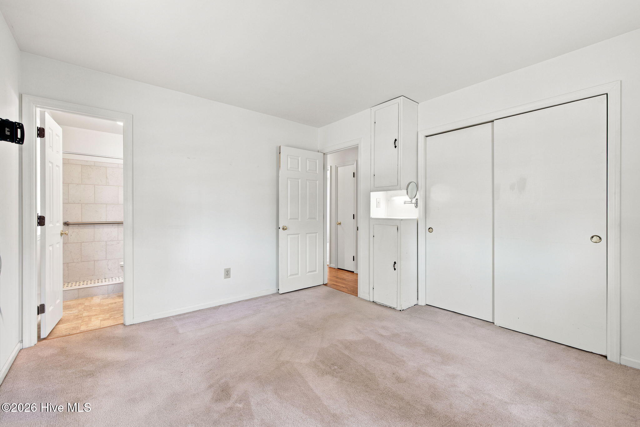712 James Drive Property Photo 14