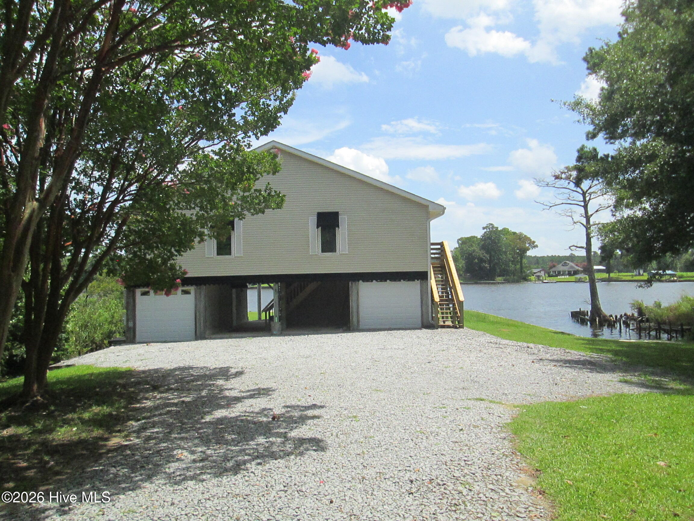 127 Waterside Drive Property Photo 2