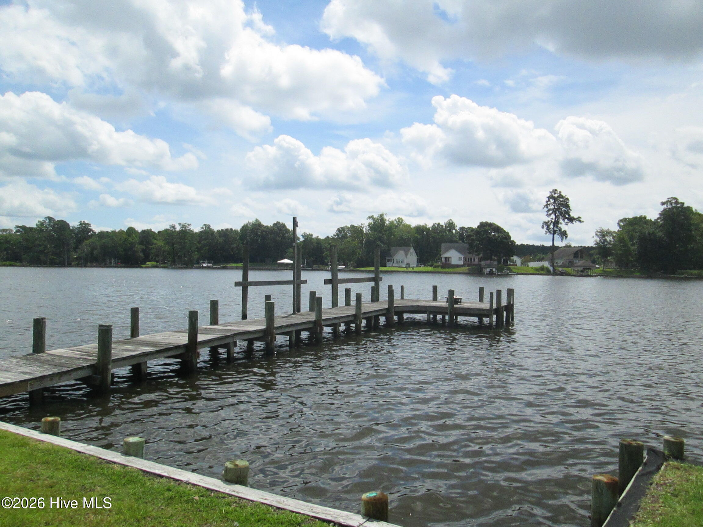 127 Waterside Drive Property Photo 8