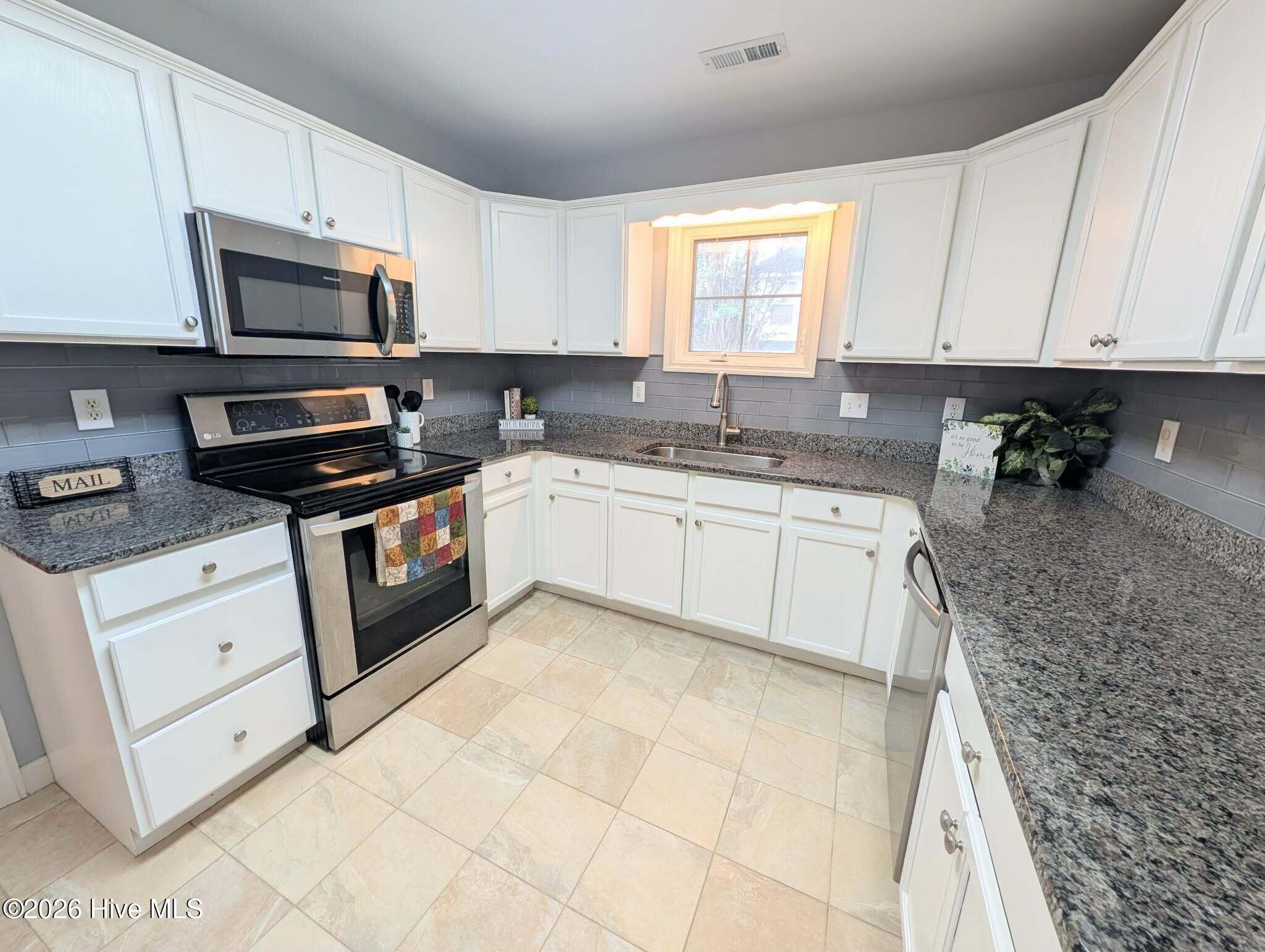 39 Bedford Circle Property Photo 13