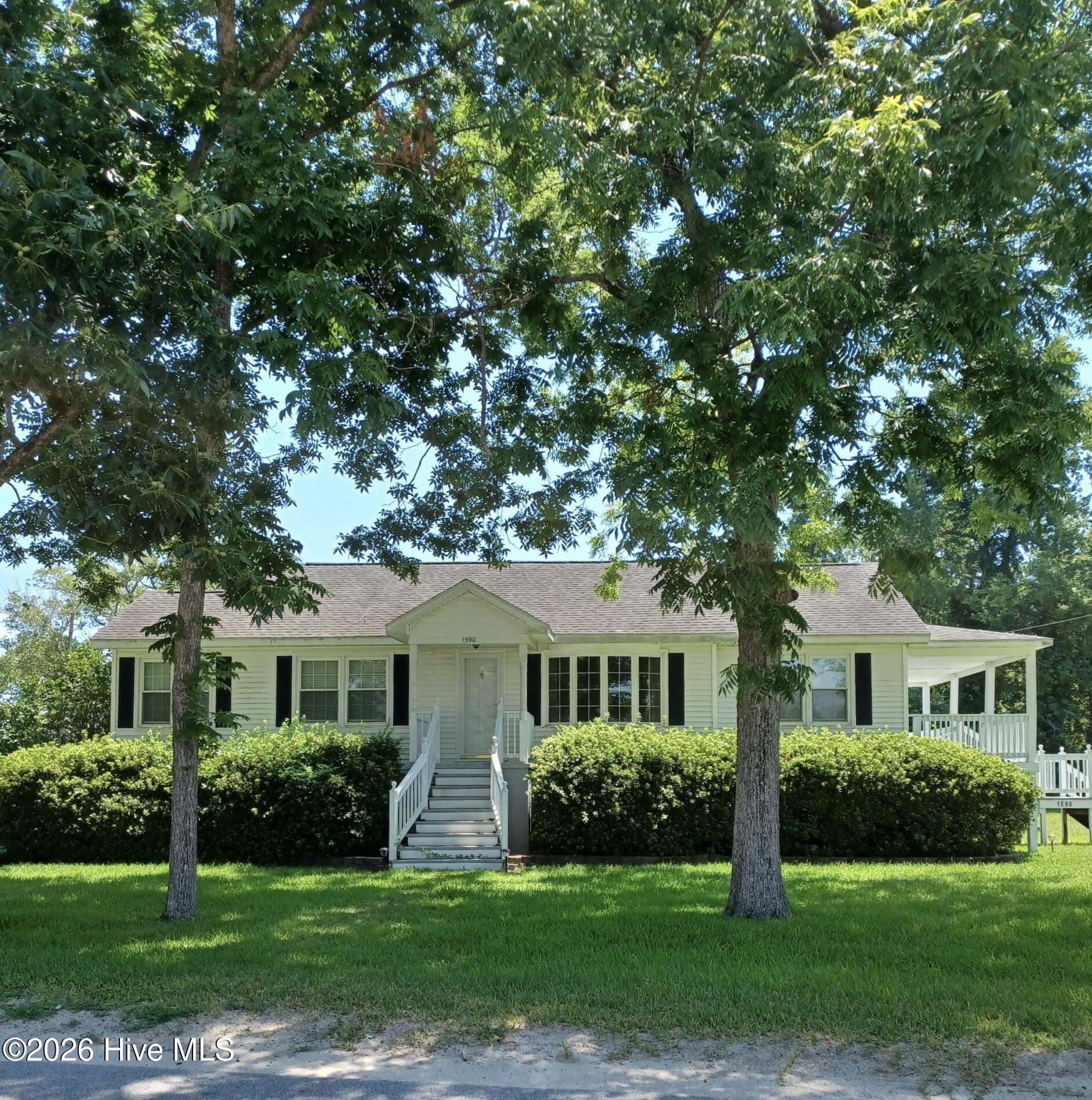 1590 S River Road Property Photo 1