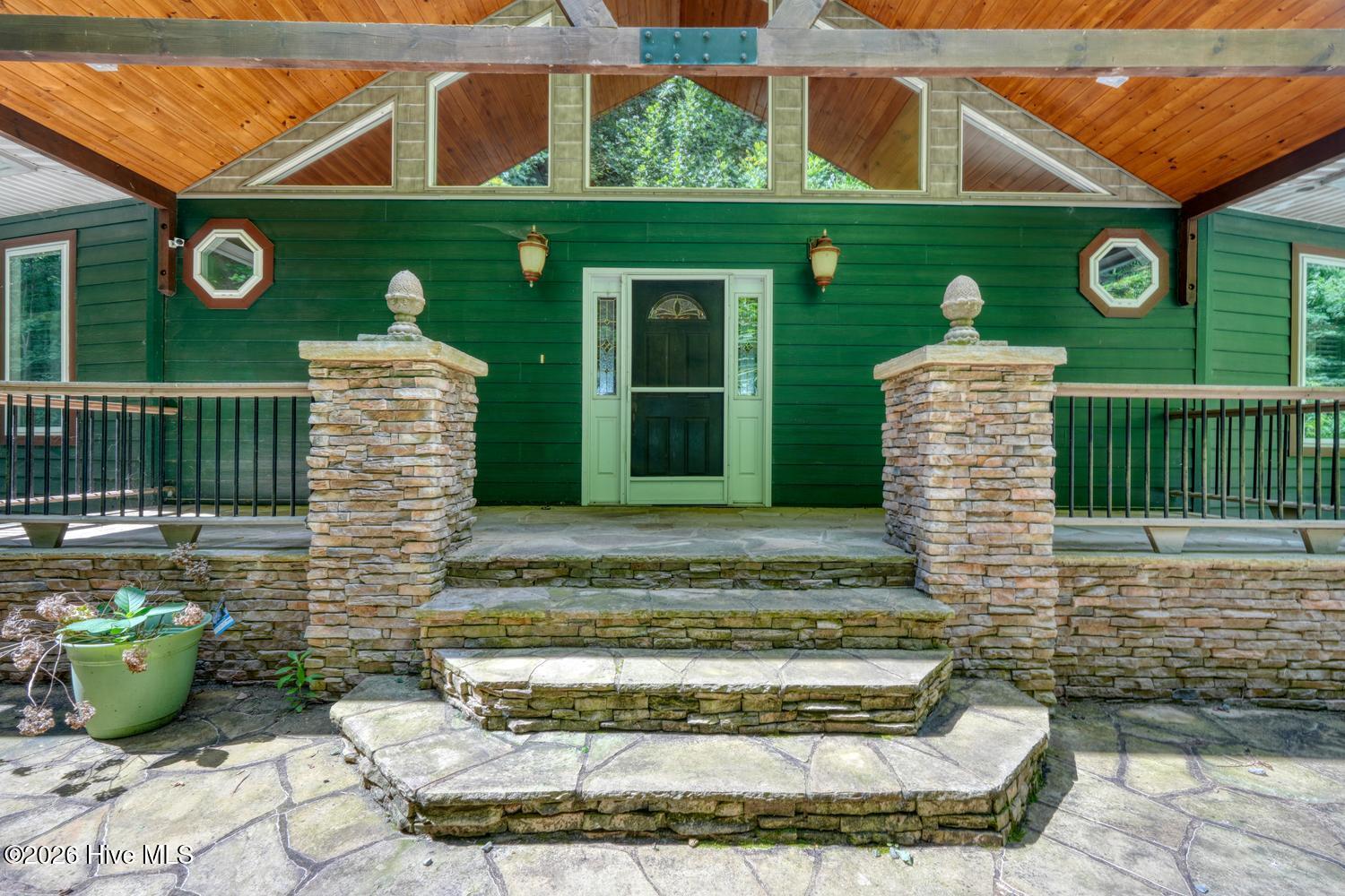 645 Outlook Road Property Photo 4
