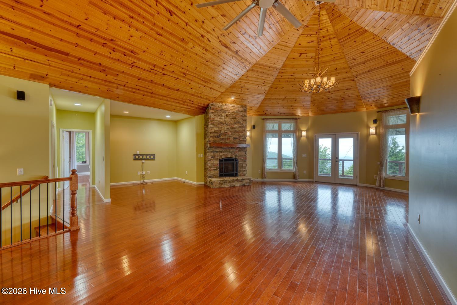 645 Outlook Road Property Photo 5