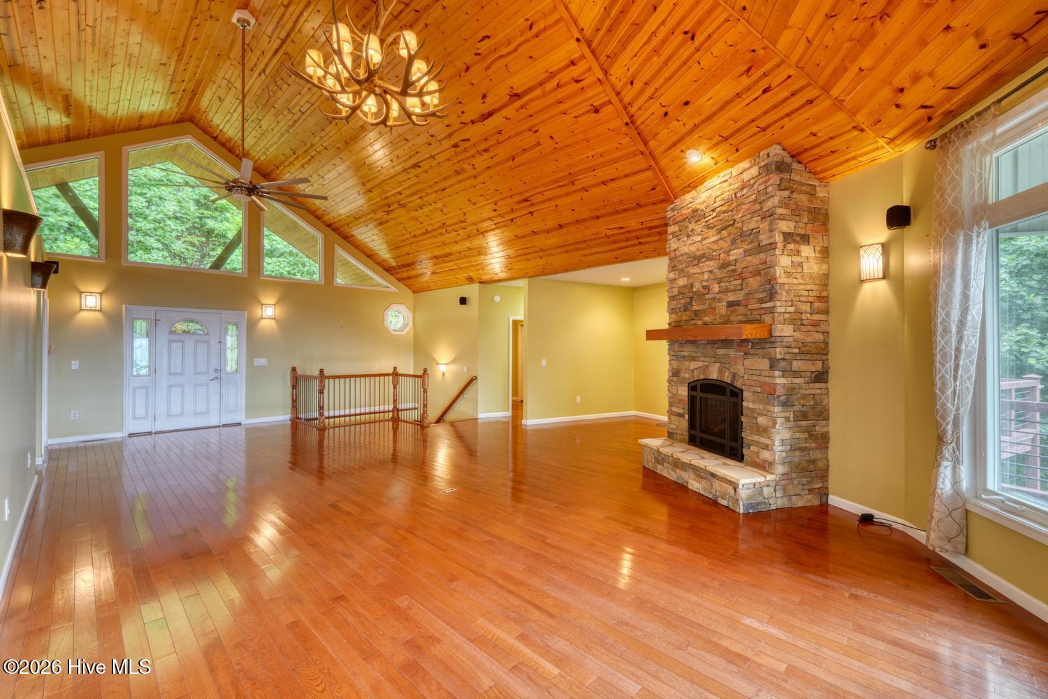 645 Outlook Road Property Photo 6