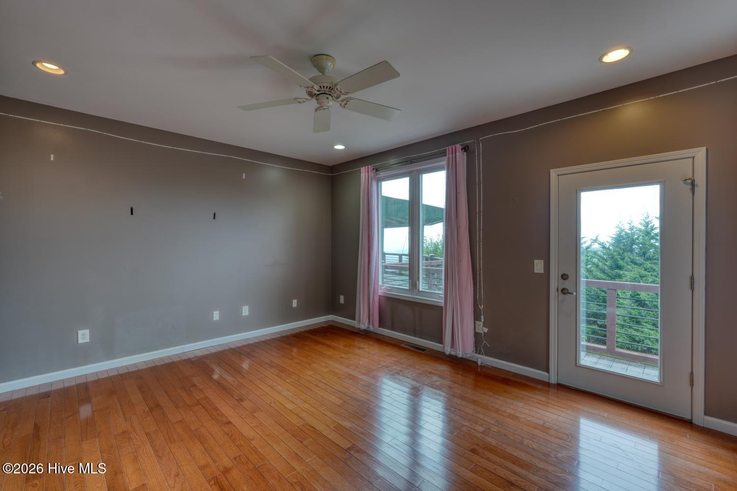 645 Outlook Road Property Photo 24