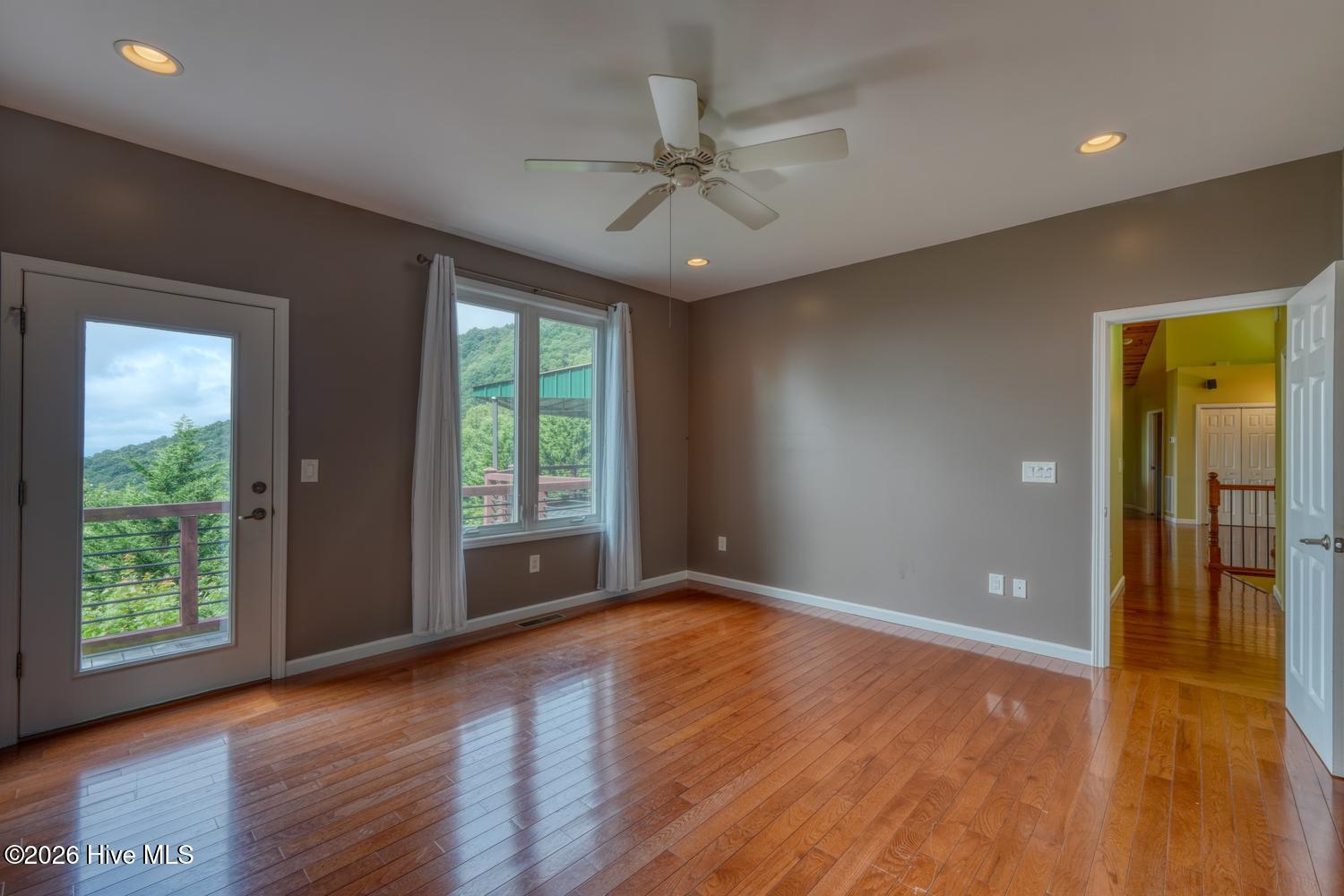 645 Outlook Road Property Photo 25