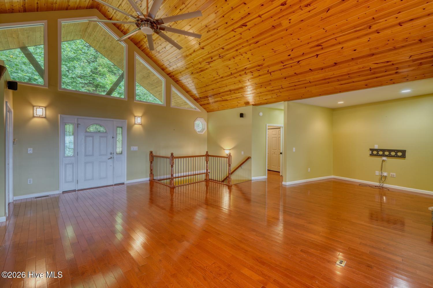 645 Outlook Road Property Photo 32