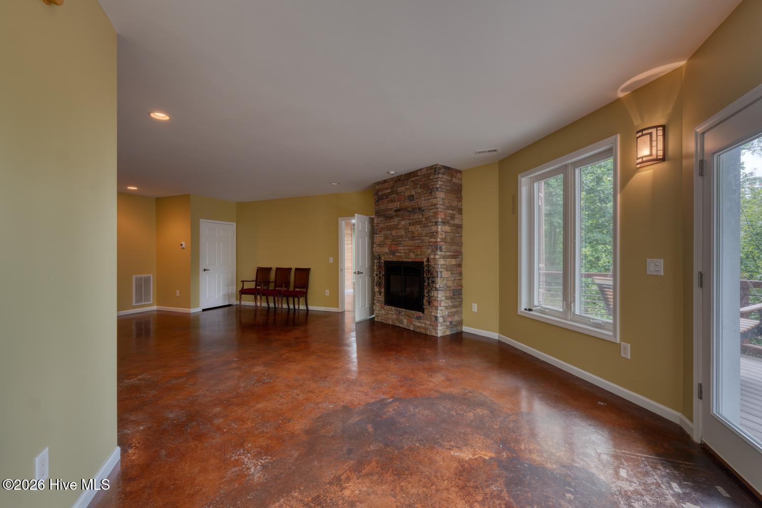 645 Outlook Road Property Photo 35