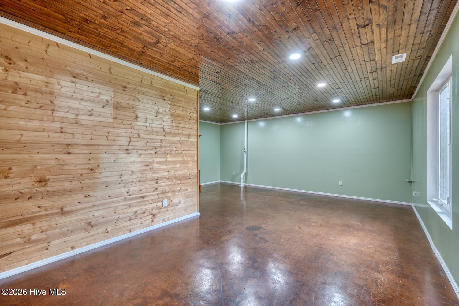645 Outlook Road Property Photo 39