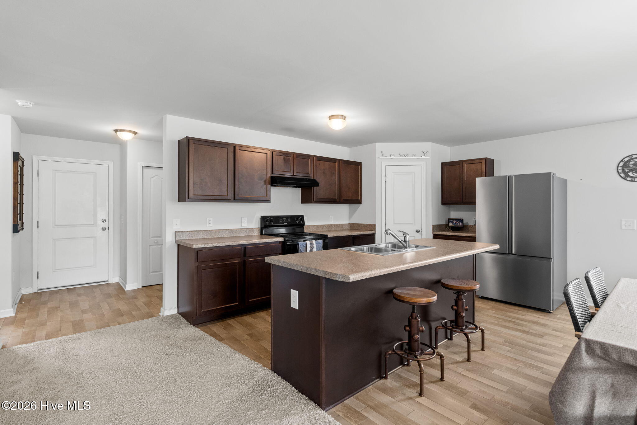 1568 W New Carraway Place Se Property Photo 8