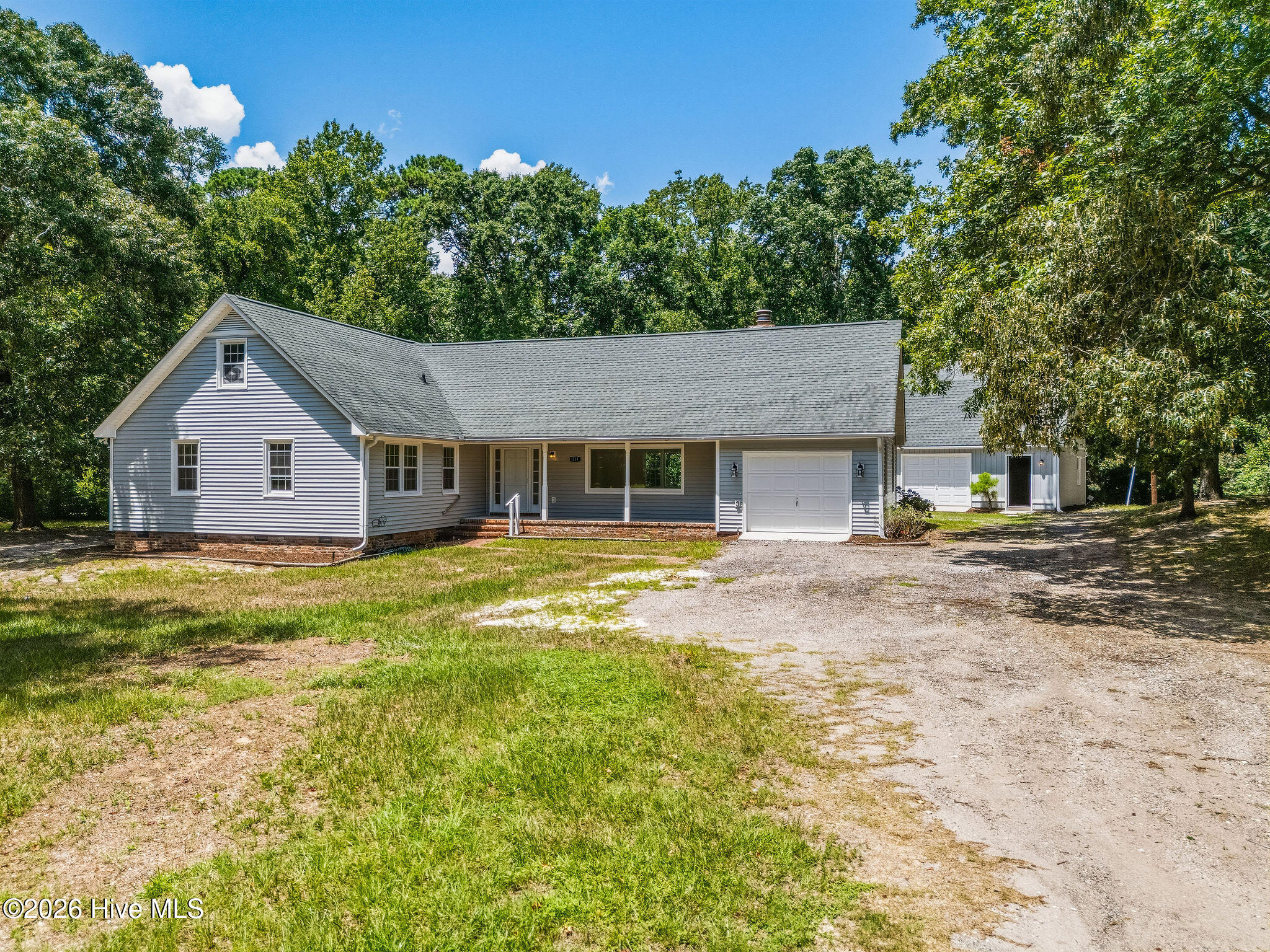 114 Country Place Road Property Photo 1