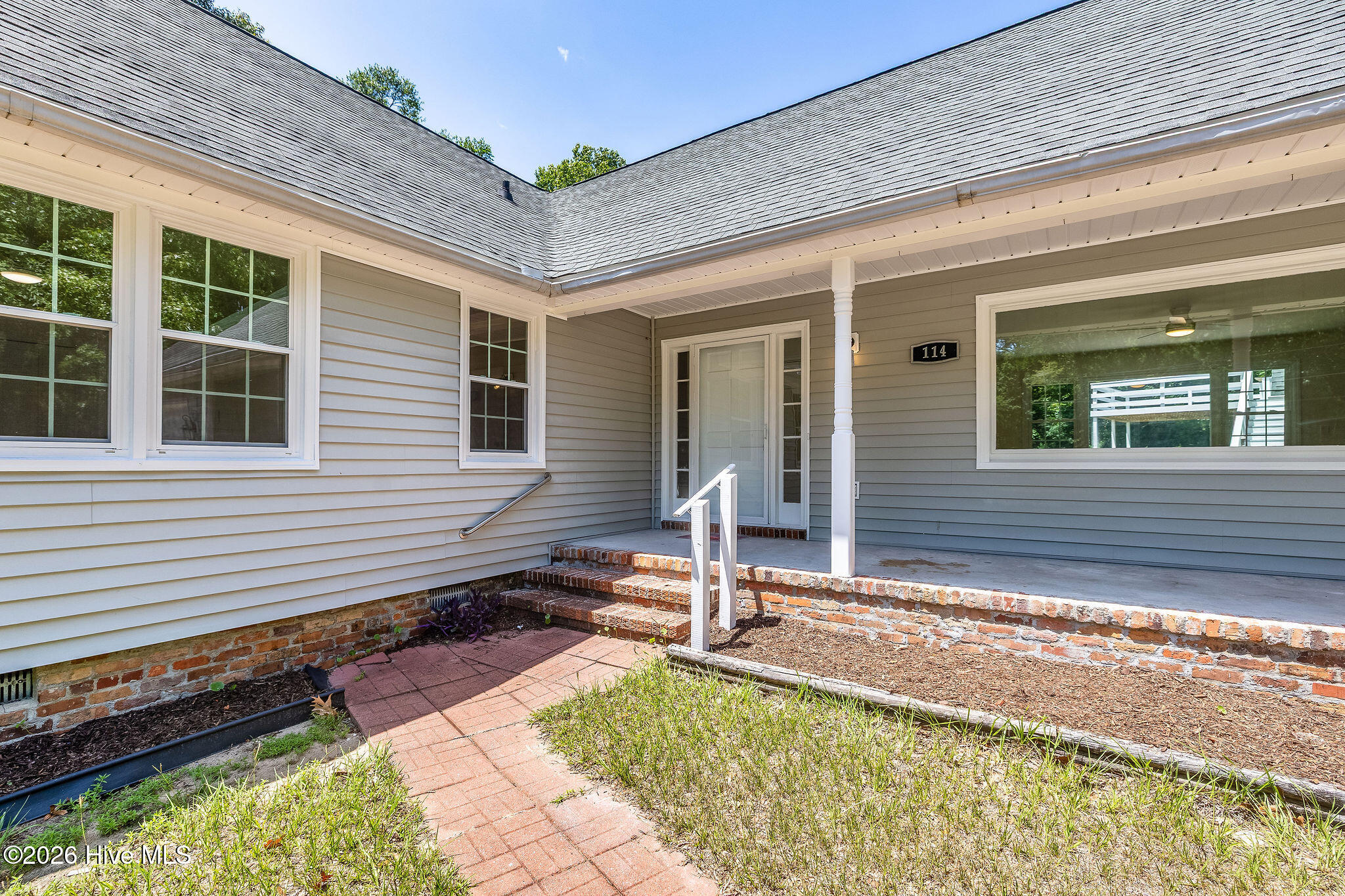 114 Country Place Road Property Photo 2