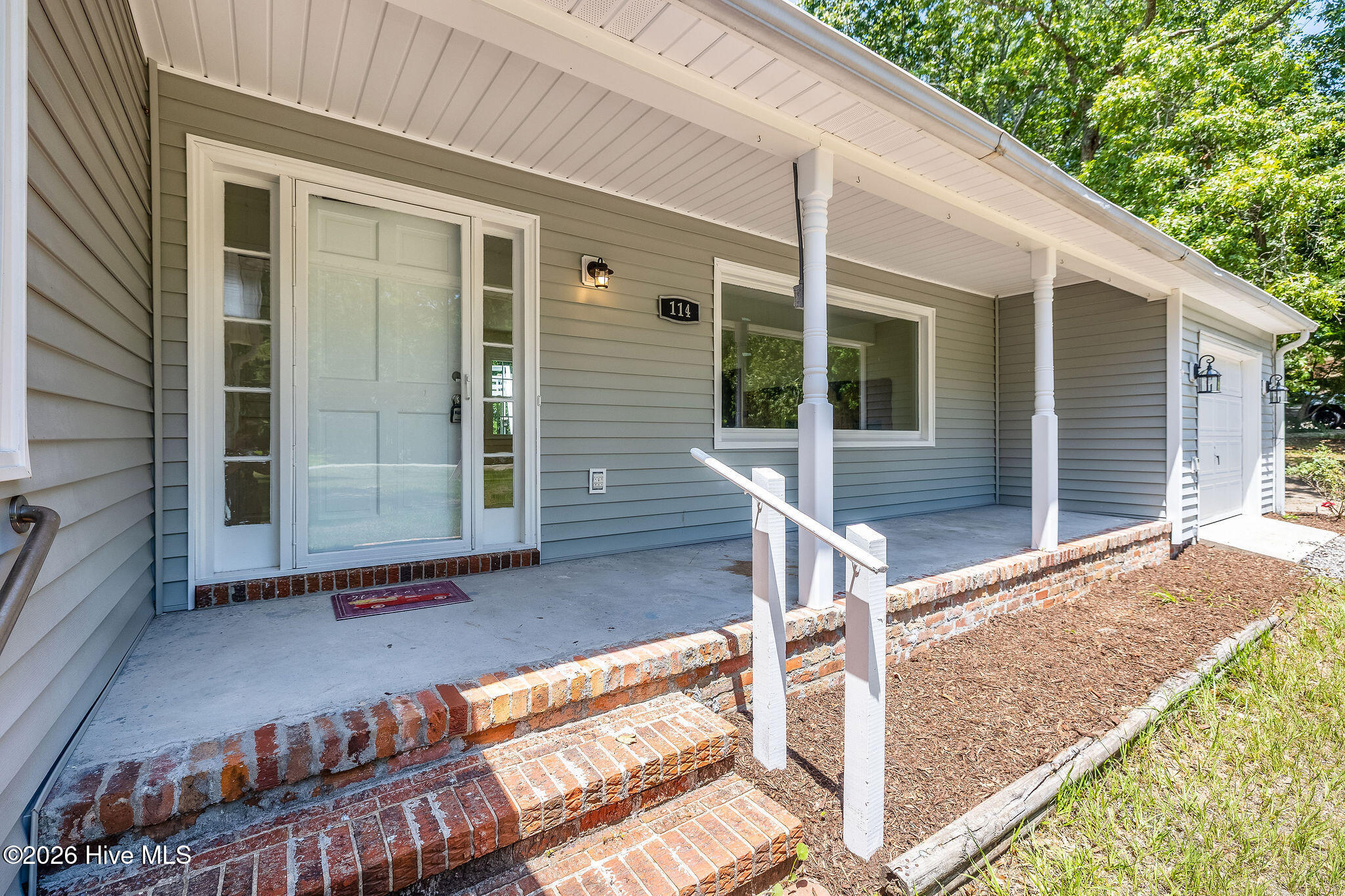 114 Country Place Road Property Photo 3