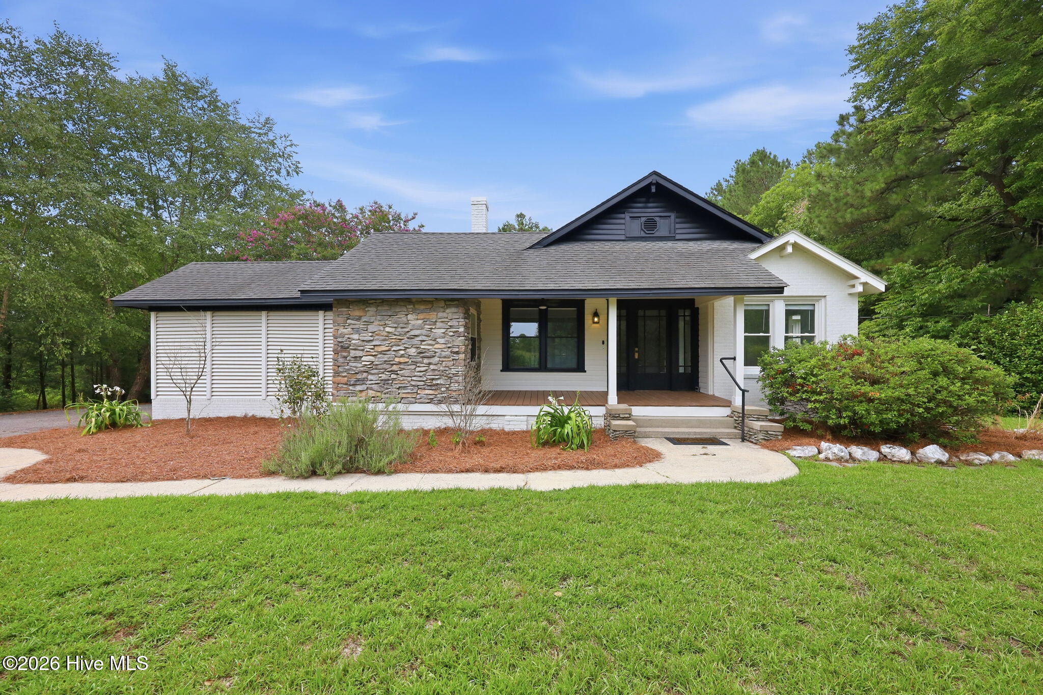1191 Henley Road Property Photo 1