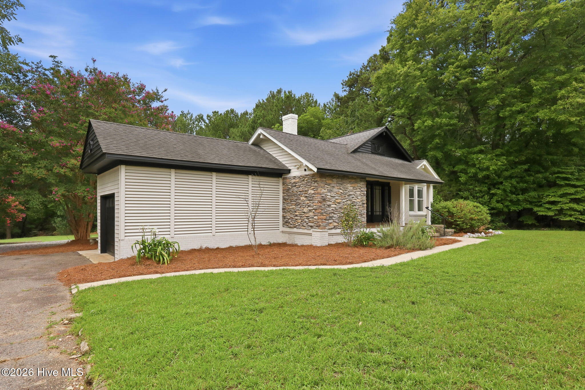 1191 Henley Road Property Photo 6