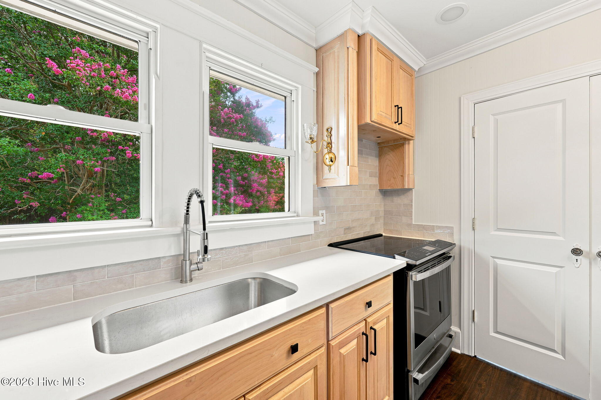 1191 Henley Road Property Photo 15
