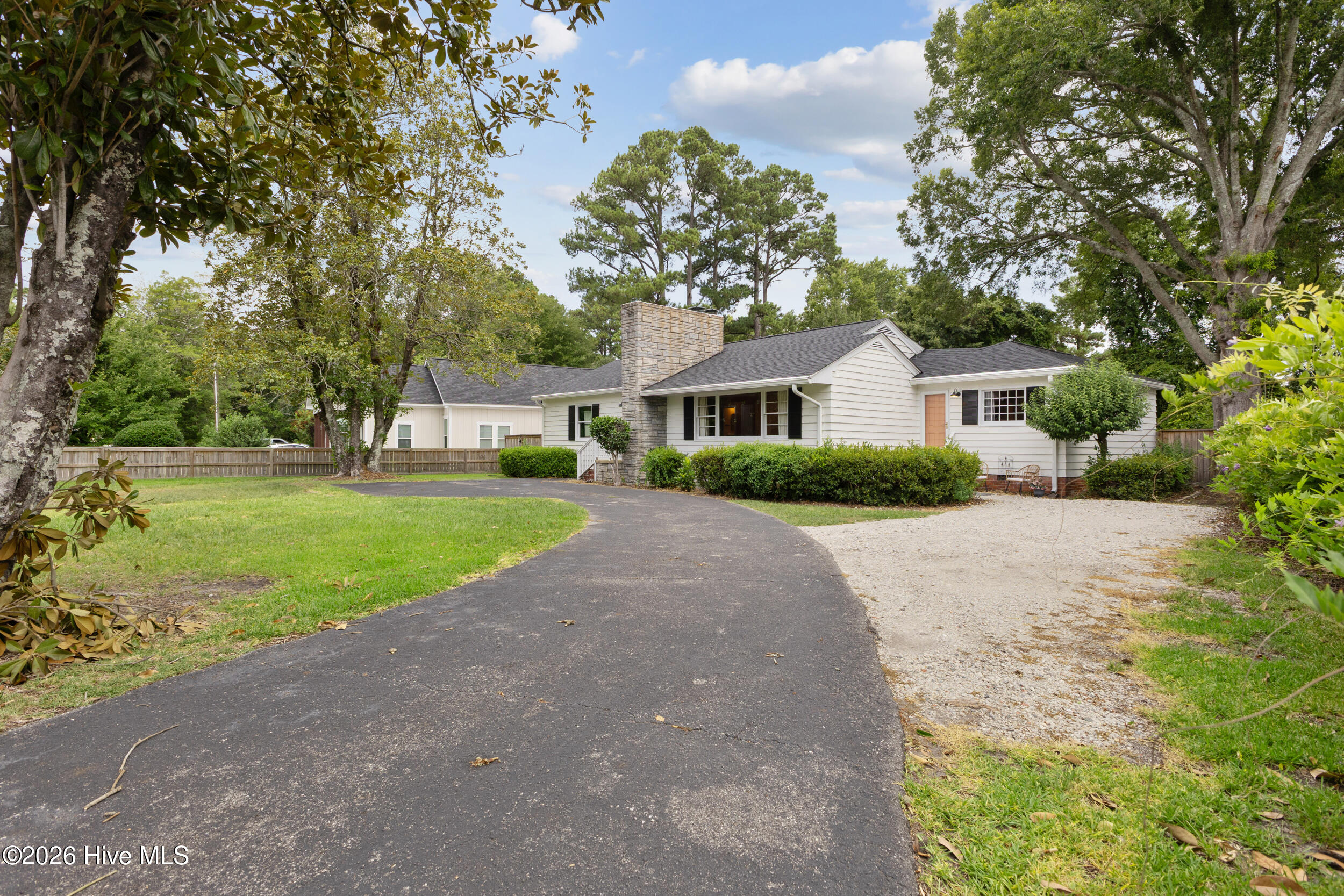 4109 Peachtree Avenue Property Photo 3