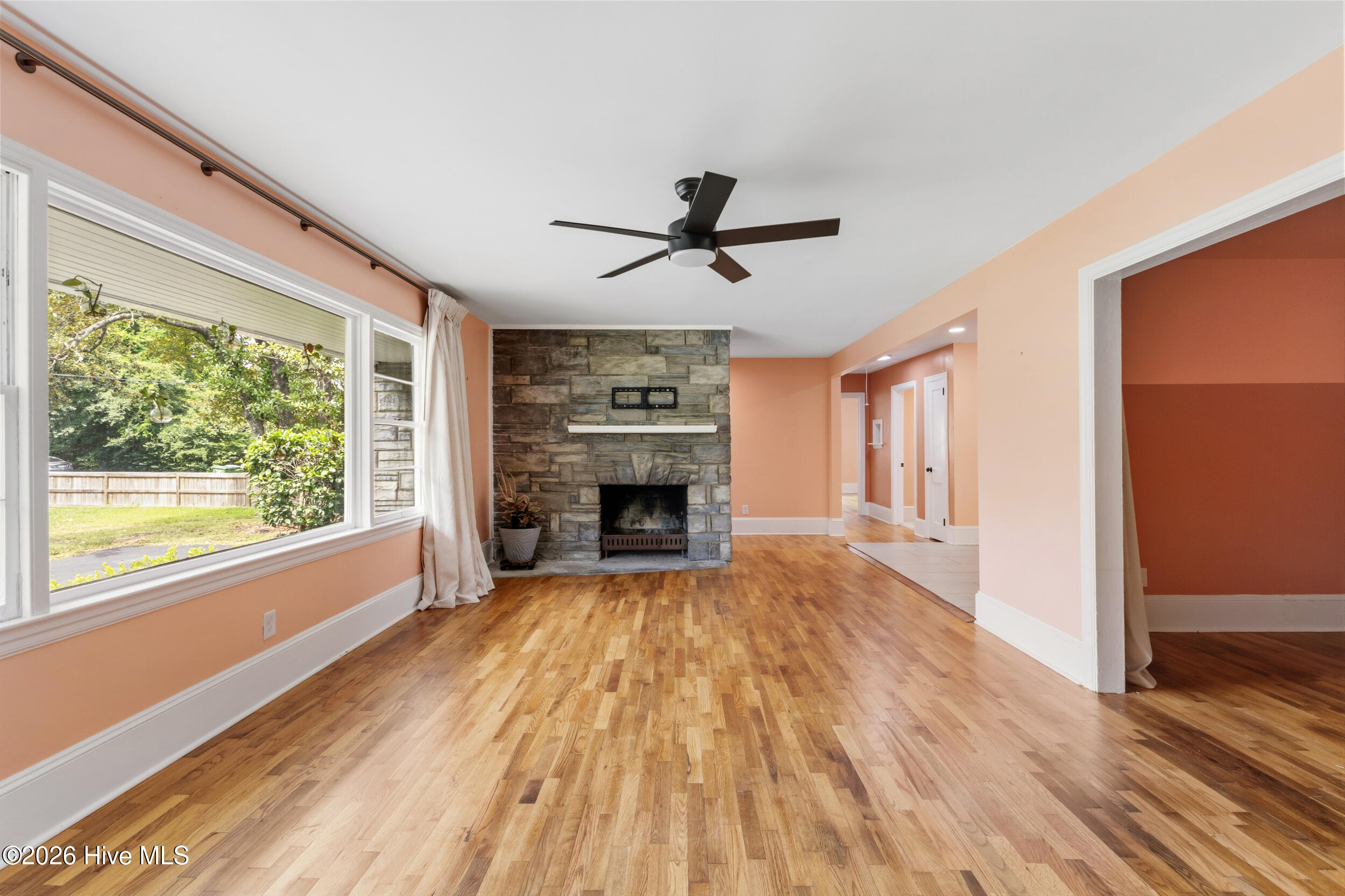 4109 Peachtree Avenue Property Photo 4
