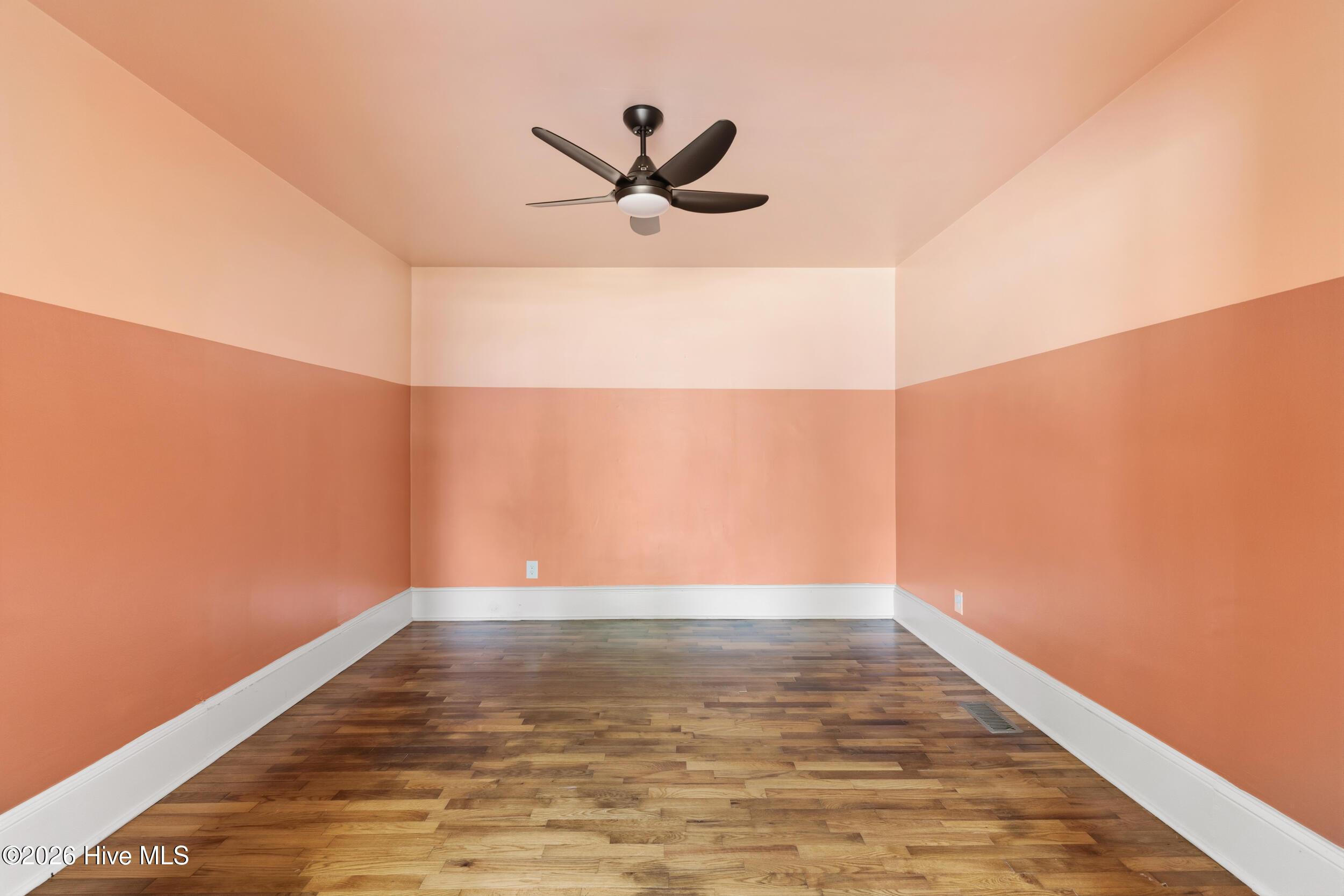 4109 Peachtree Avenue Property Photo 8