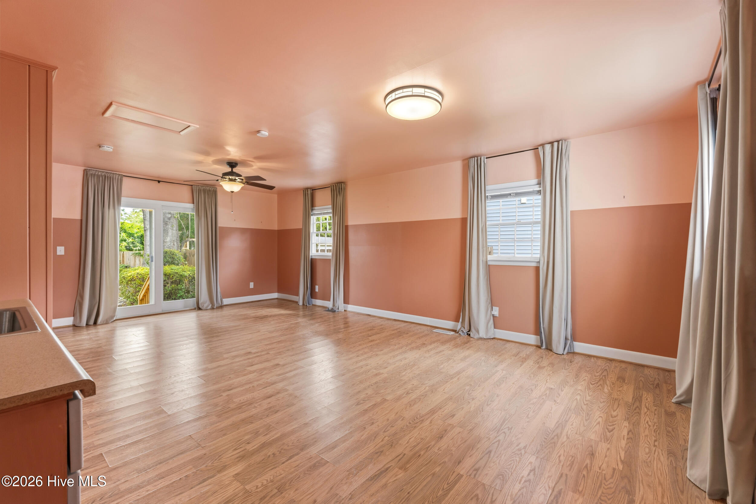 4109 Peachtree Avenue Property Photo 32