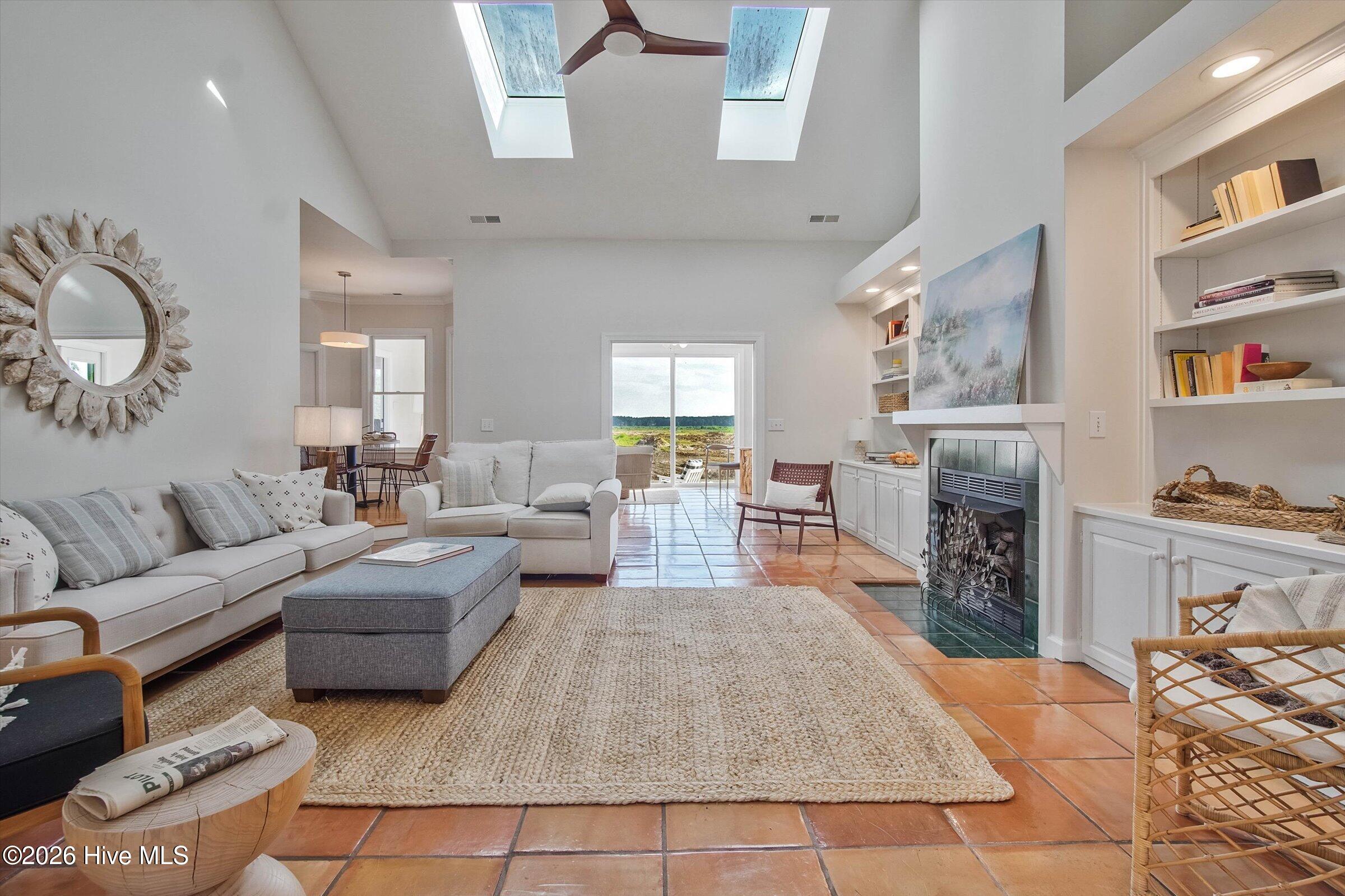 1231 Greenbriar Place Property Photo 8