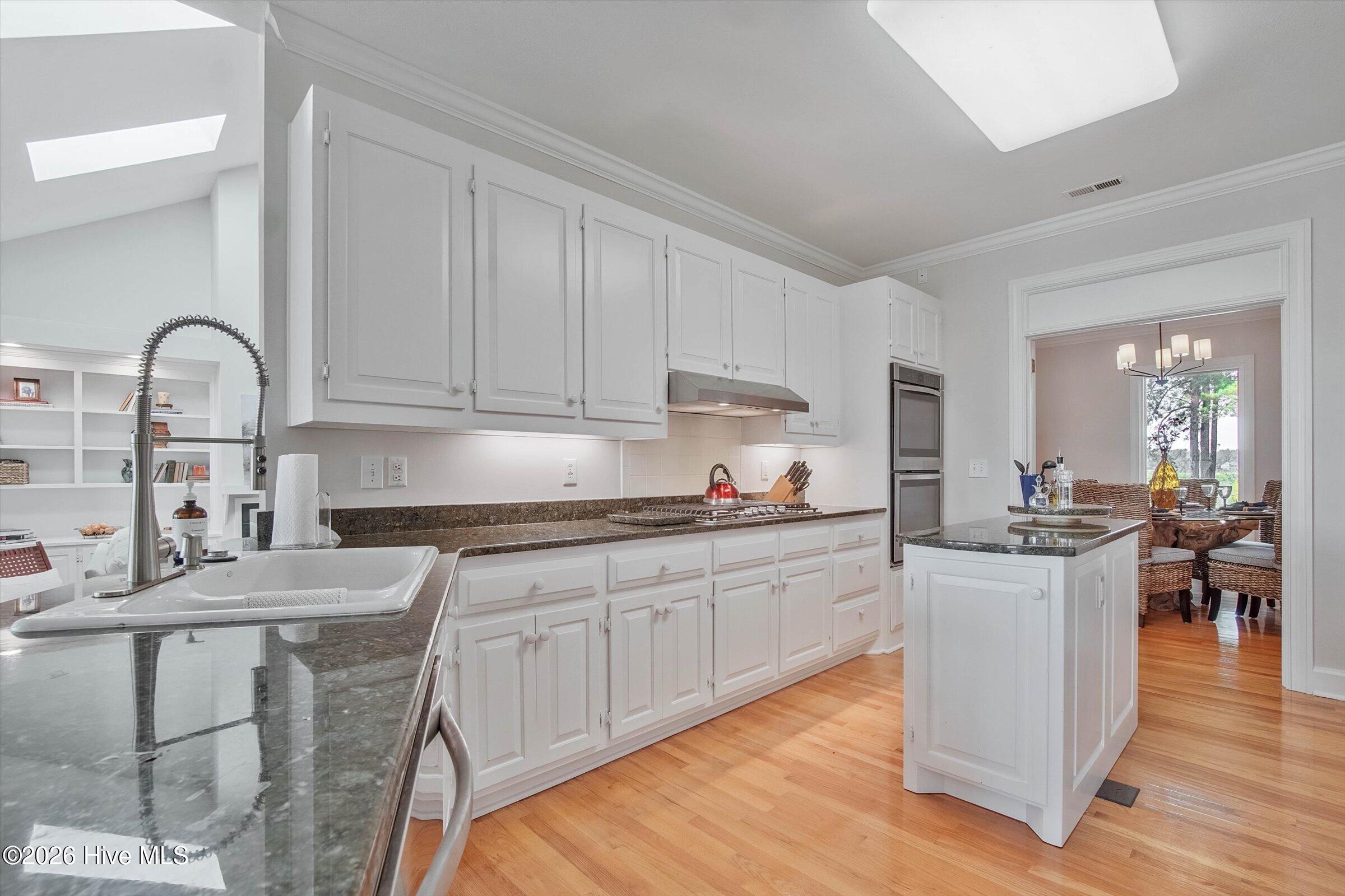 1231 Greenbriar Place Property Photo 19