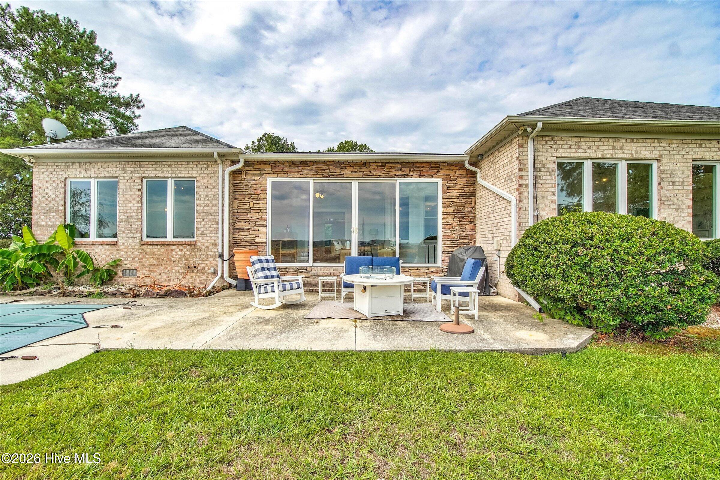 1231 Greenbriar Place Property Photo 46