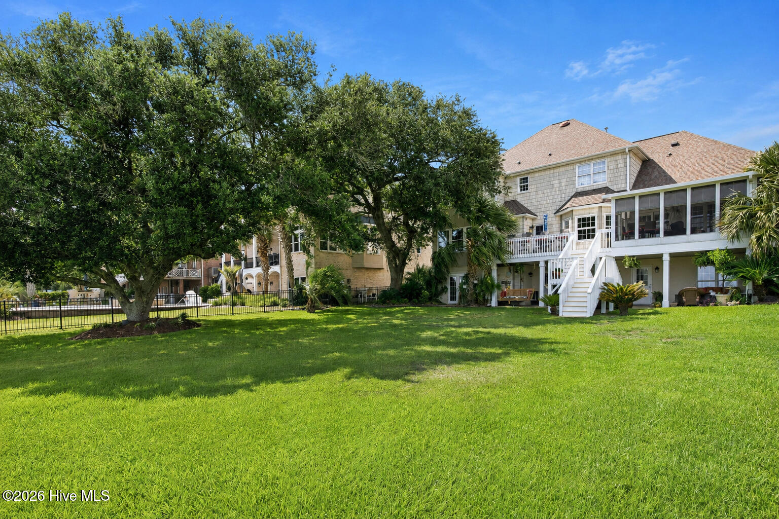 1921 Oak Harbour Drive Sw Property Photo 2