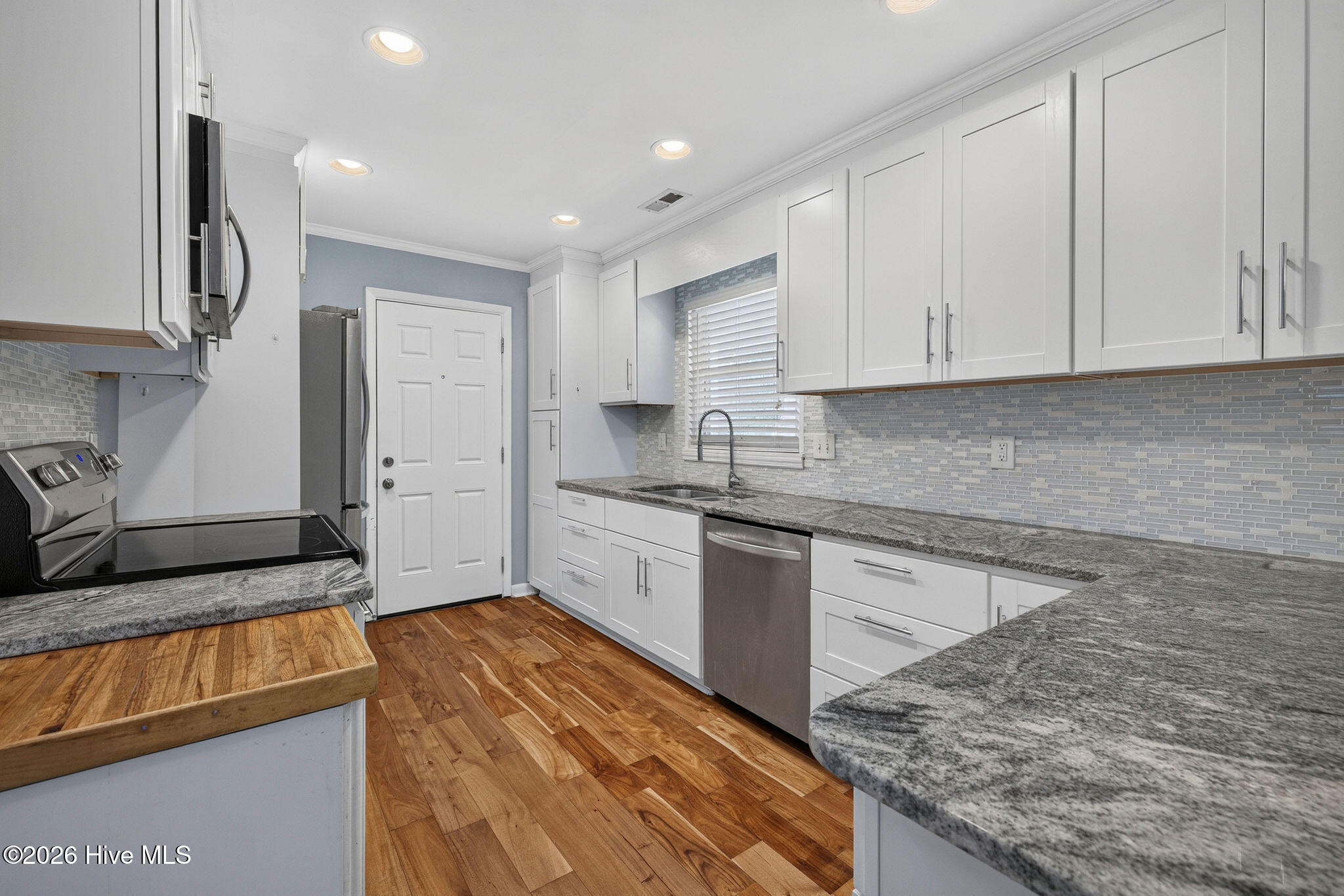 5012 Masonboro Loop Road Property Photo 13