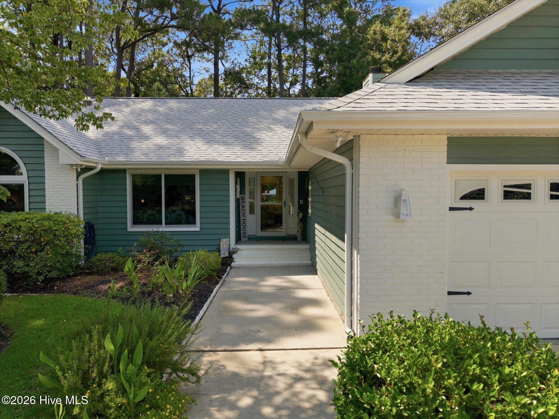 933 Green Pointe Drive Property Photo 3