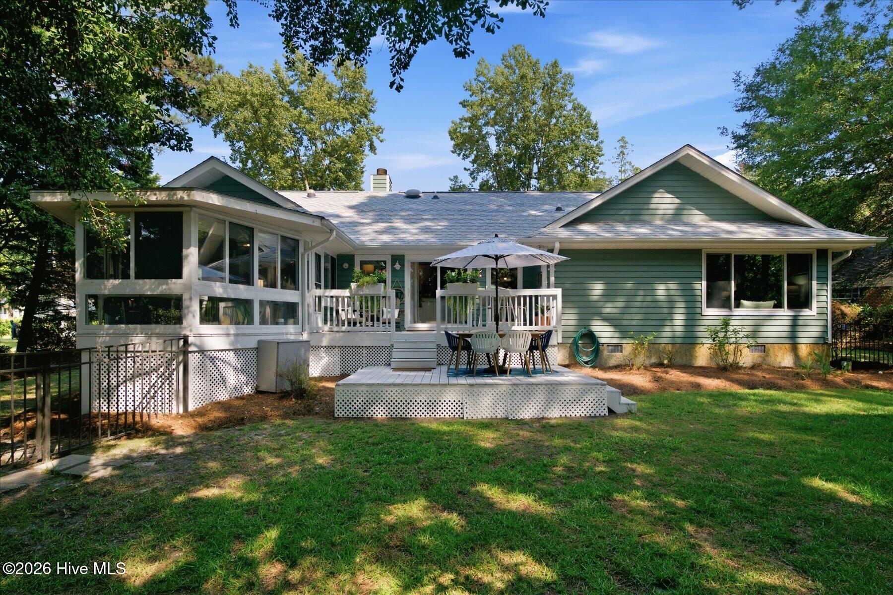 933 Green Pointe Drive Property Photo 35