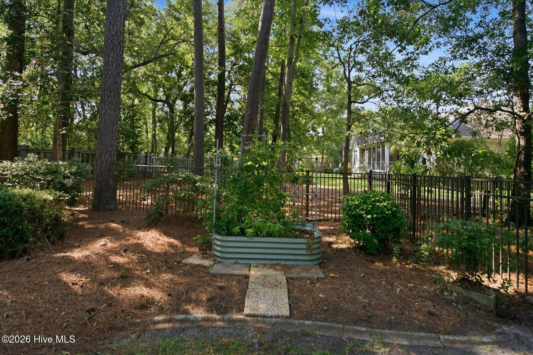 933 Green Pointe Drive Property Photo 38