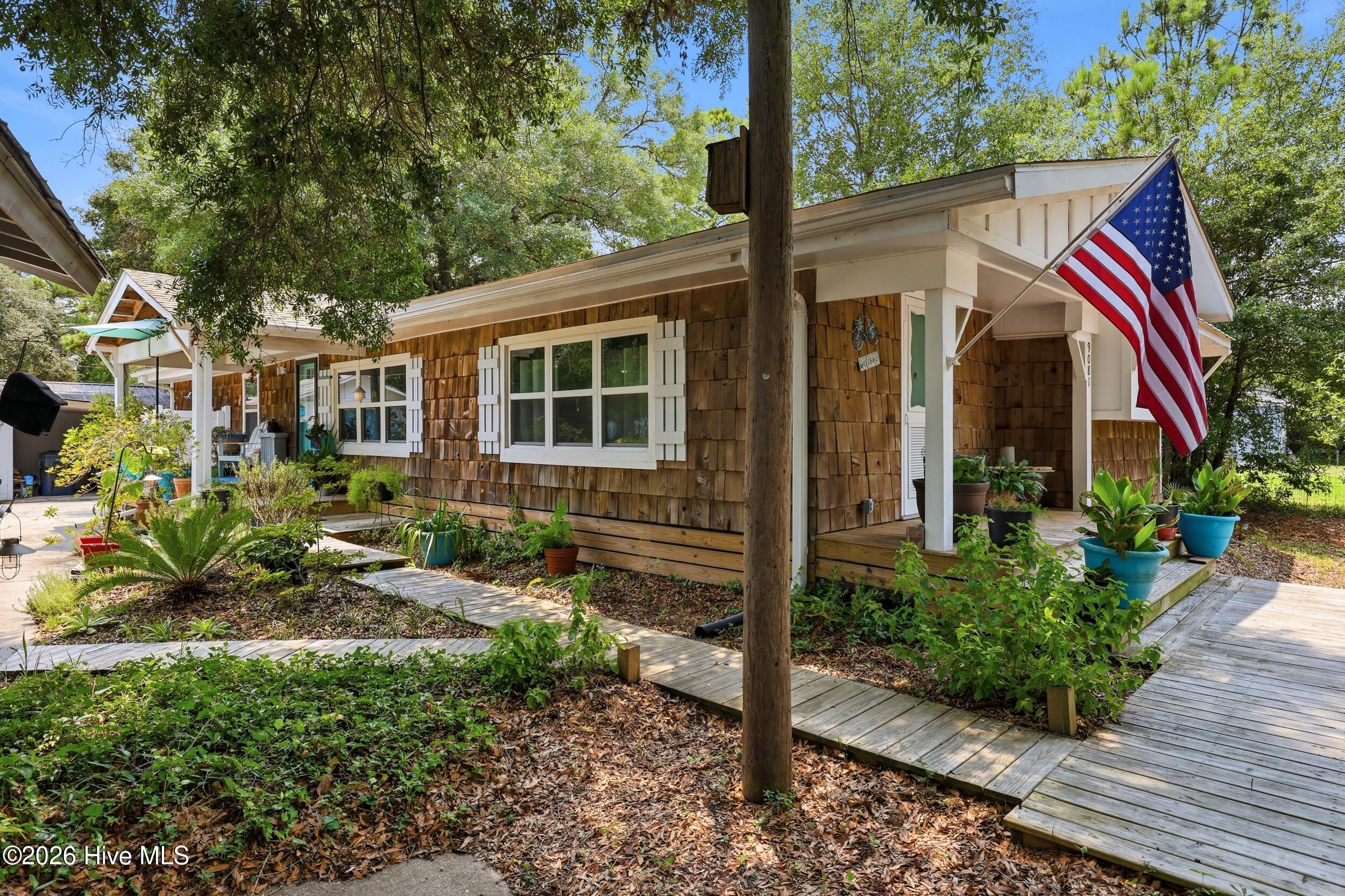 9081 Beach Drive Sw Property Photo 3