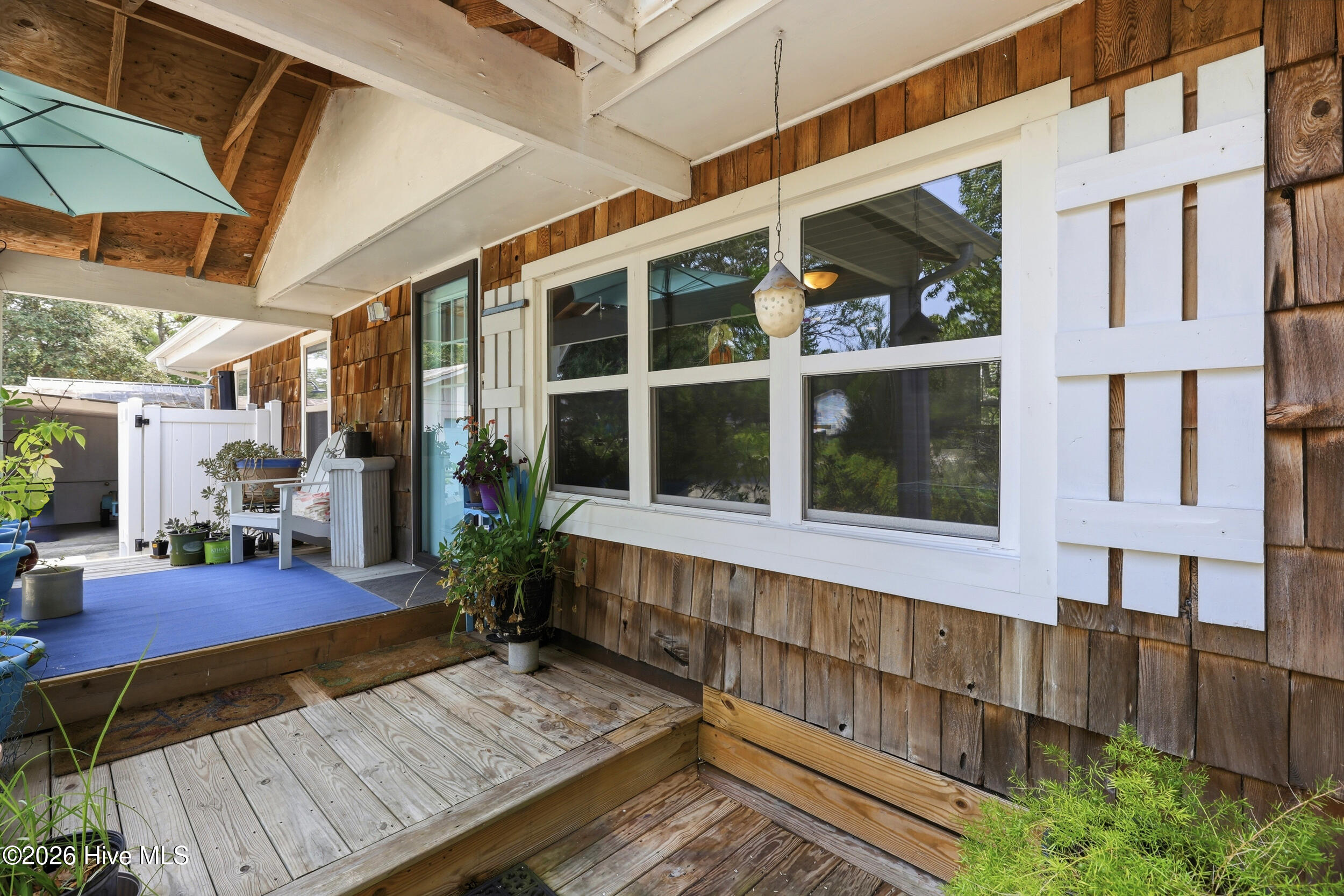9081 Beach Drive Sw Property Photo 4